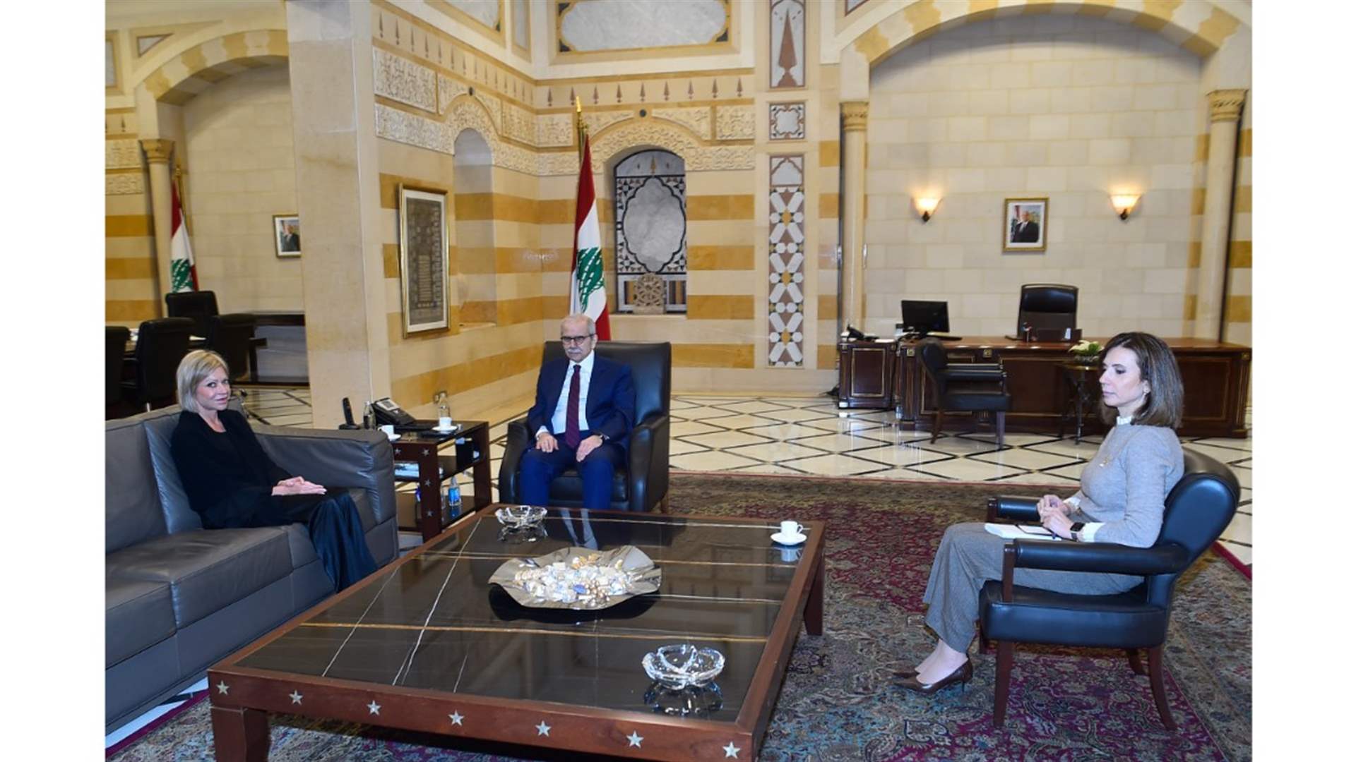 رئيس الحكومة عرض مع بلاسخارت ضرورة تثبيت وقف إطلاق النار ووقف الخروق