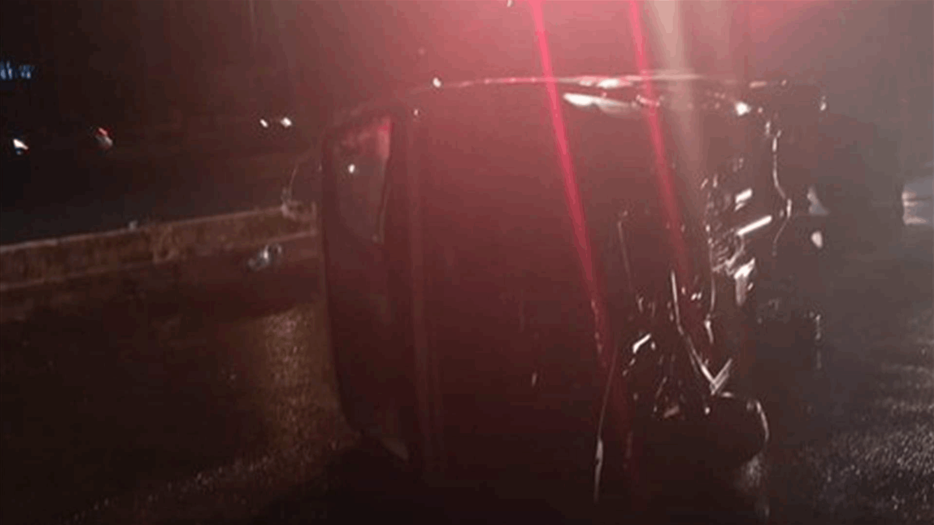 التحكم المروري: اصطدام فان بالفاصل الوسطي وانقلابه على اوتوستراد الرئيس الهراوي - فرن الشباك باتجاه الاشرفية والاضرار مادية وحركة المرور طبيعية ودراج من مفرزة سير بعبدا يعمل على المعالجة