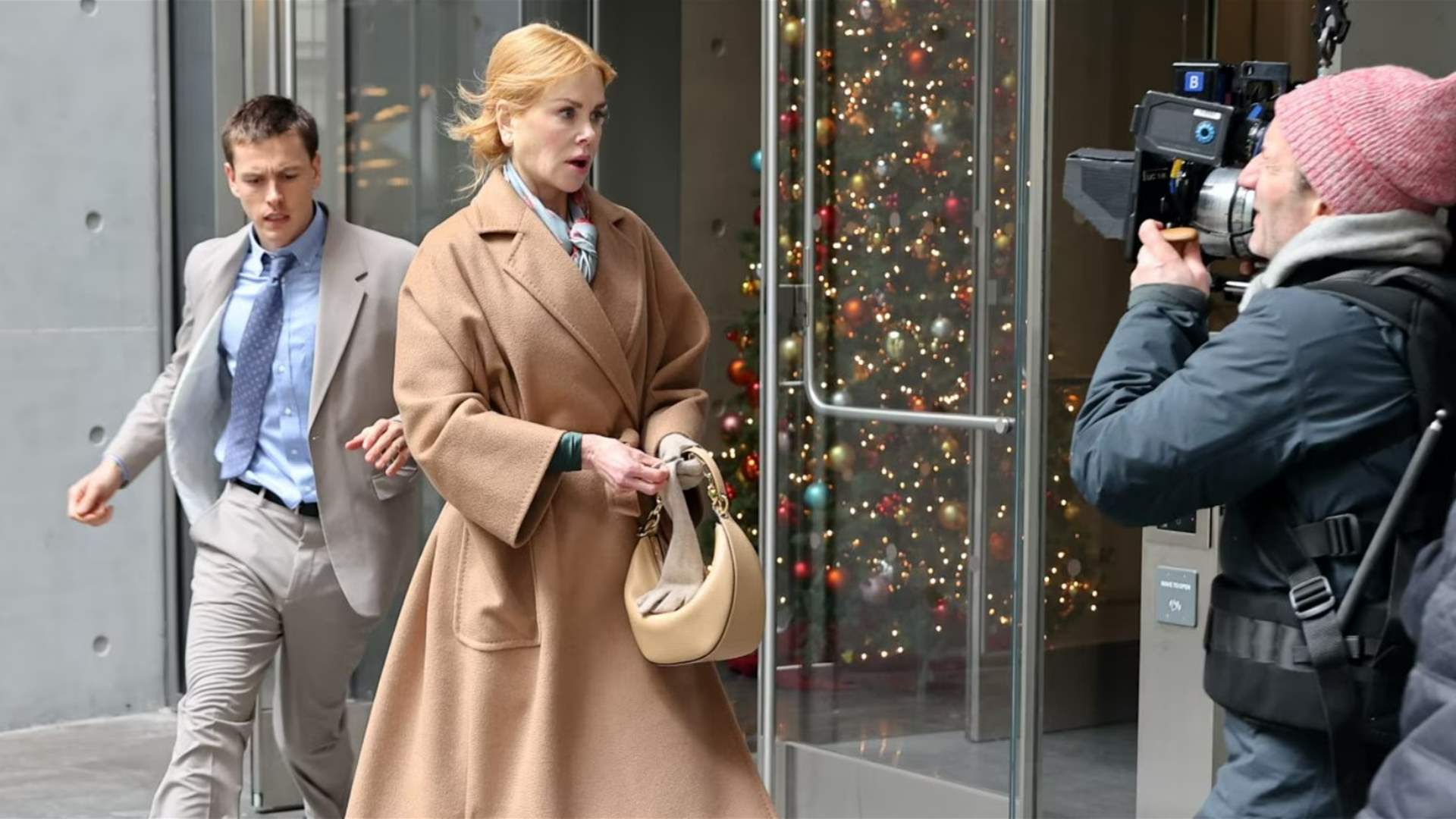 بعد انهيارها أثناء التصوير... نقل النجمة العالمية نيكول كيدمان إلى الطوارئ