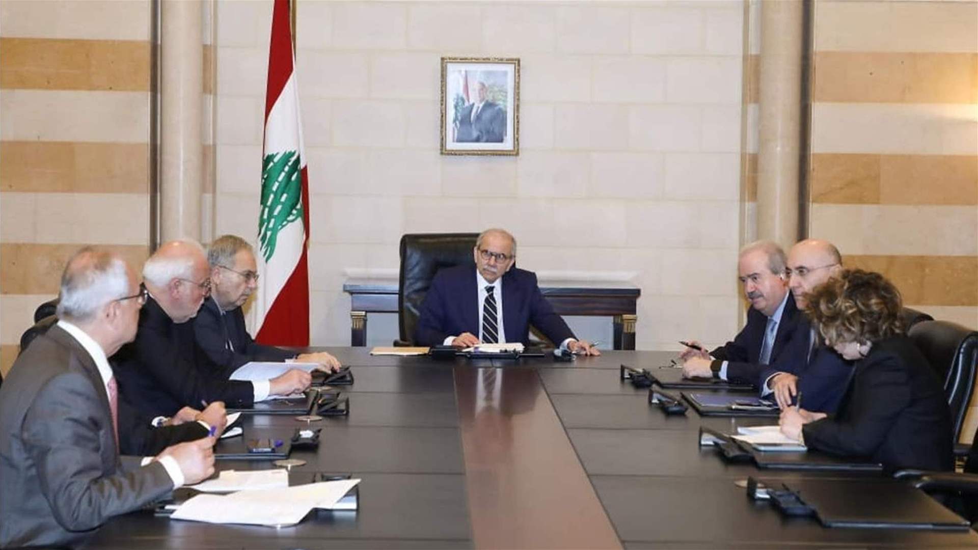 سلام ترأس اجتماعا للجنة متابعة خطة عمل وضعتها مجموعة العمل المالي