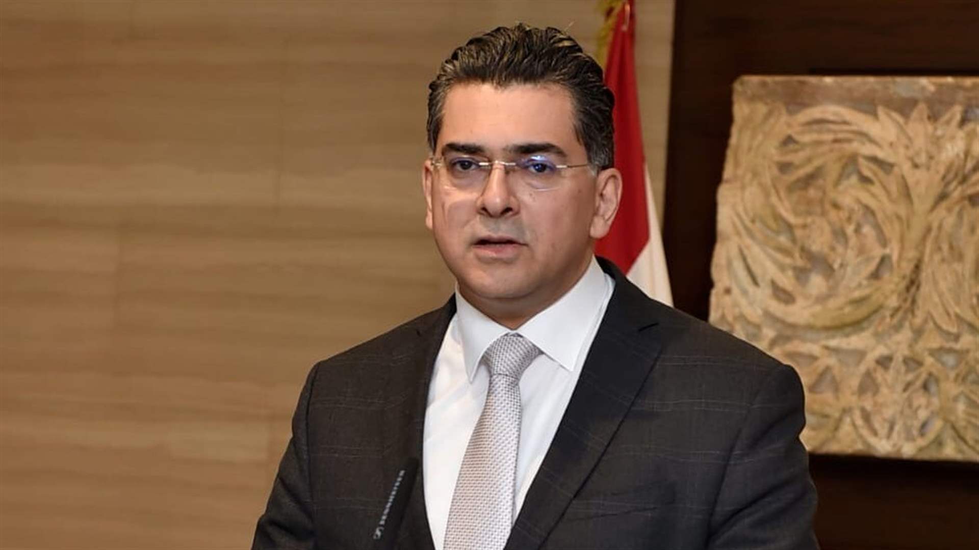 وزير الاعلام سلم السفير الفرنسي نسخة من المذكرات الاحتجاجية حول حماية الصحافيين