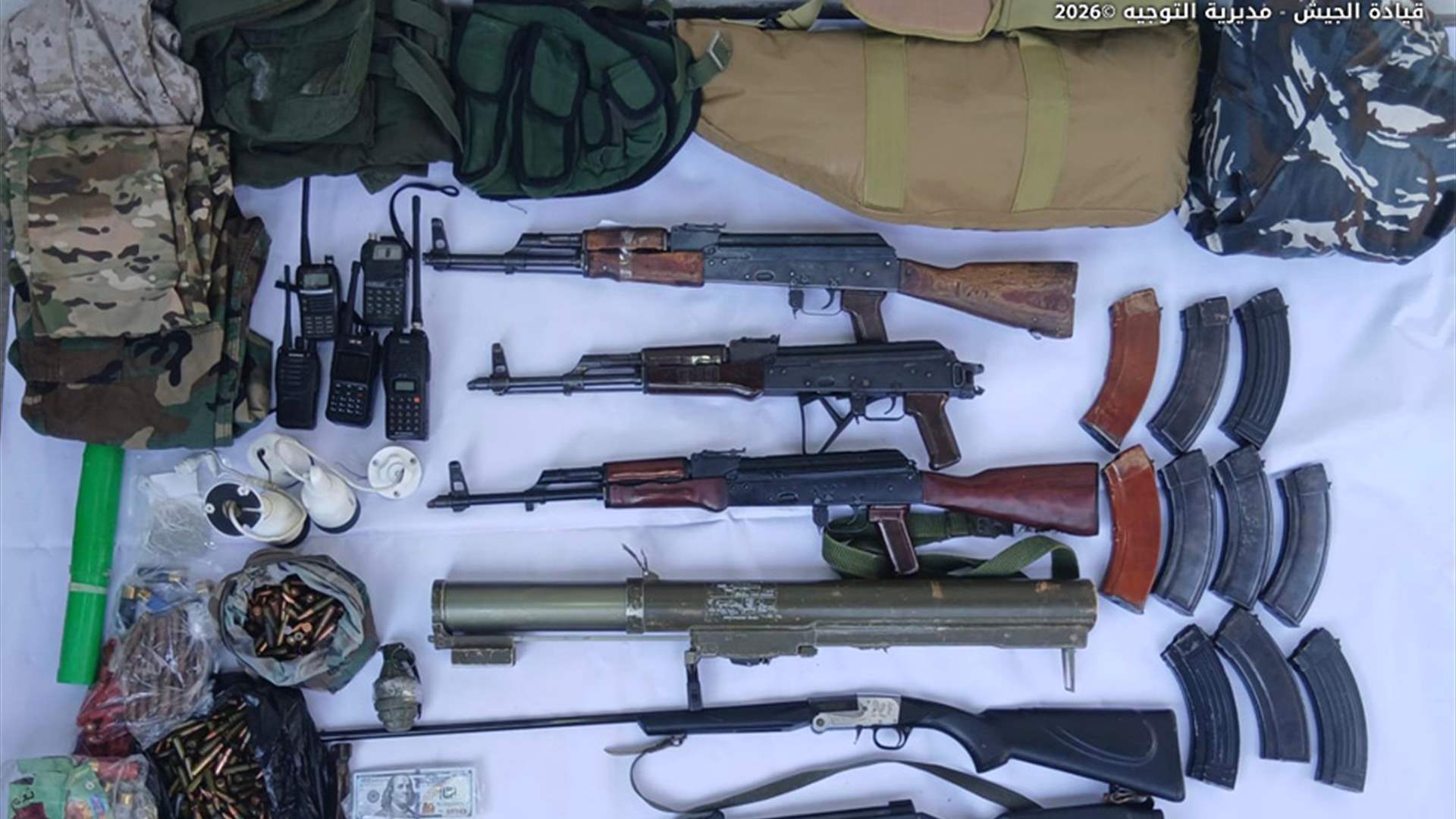 الجيش: مداهمات في بريتال وضبط أسلحة وتوقيف مطلق نار 