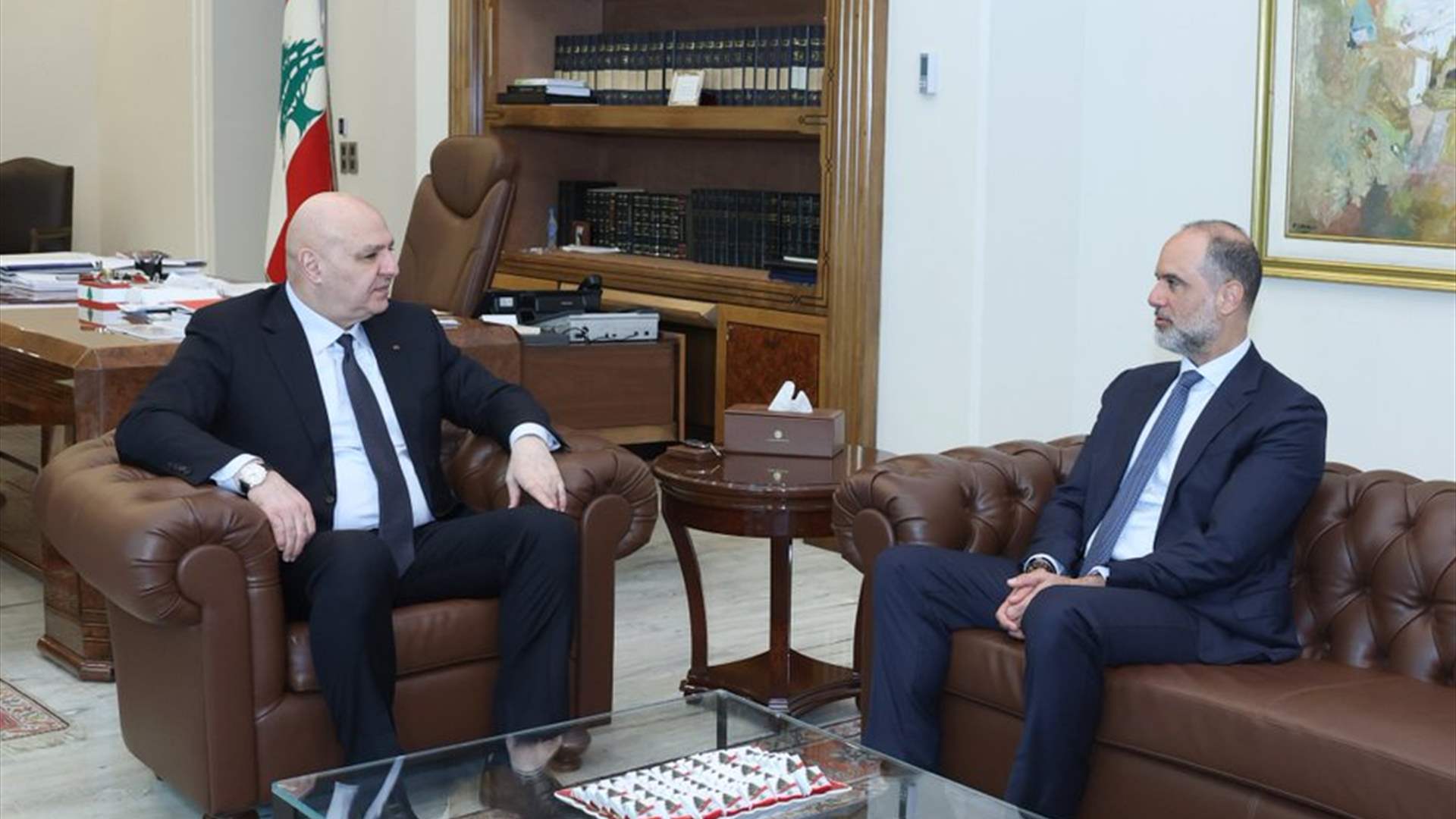 وزير الأشغال العامة والنقل فايز رسامني اطلع رئيس الجمهورية العماد جوزاف عون على عمل الوزارة في الظروف الراهنة لاسيما الحركة في مطار رفيق الحريري الدولي ومرفأي بيروت وطرابلس والإجراءات المتخذة لاستمرار العمل في المرافق البحرية والجوية