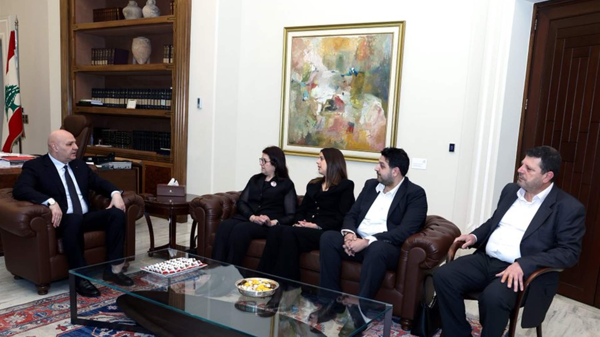 عون: نجري مراجعات لتأمين صمود أبناء القرى الحدودية بالتزامن مع اتصالات لتثبيت وقف إطلاق النار التوقف عن هدم المنازل 