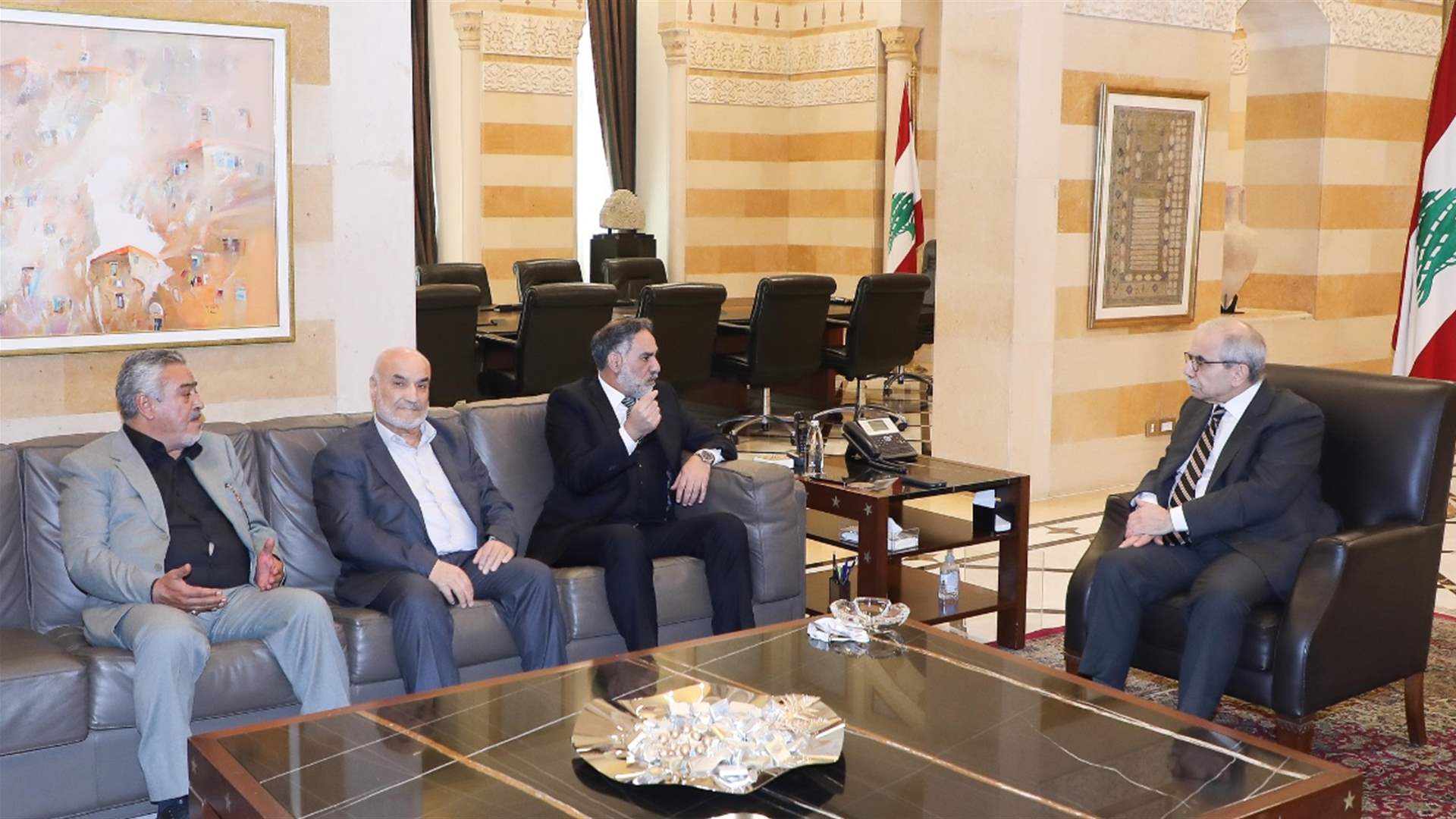 سلام استقبل وفدا من العشائر العربية في خلدة داعما جهوده ومواقف رئيس الجمهورية