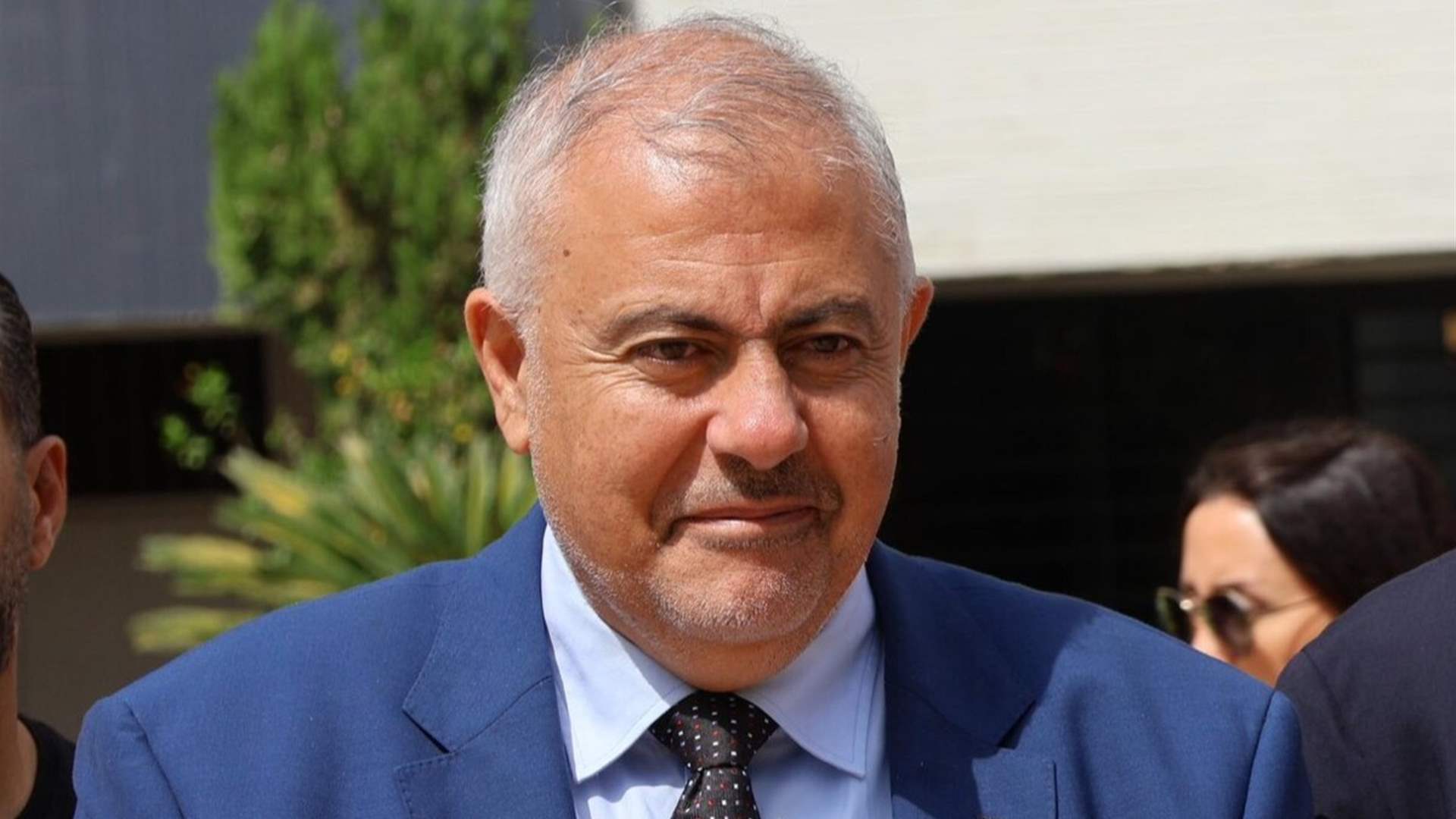 محافظ بيروت يطلق إجراءات حازمة لإزالة البسطات المخالفة وتنظيم الأرصفة العامة