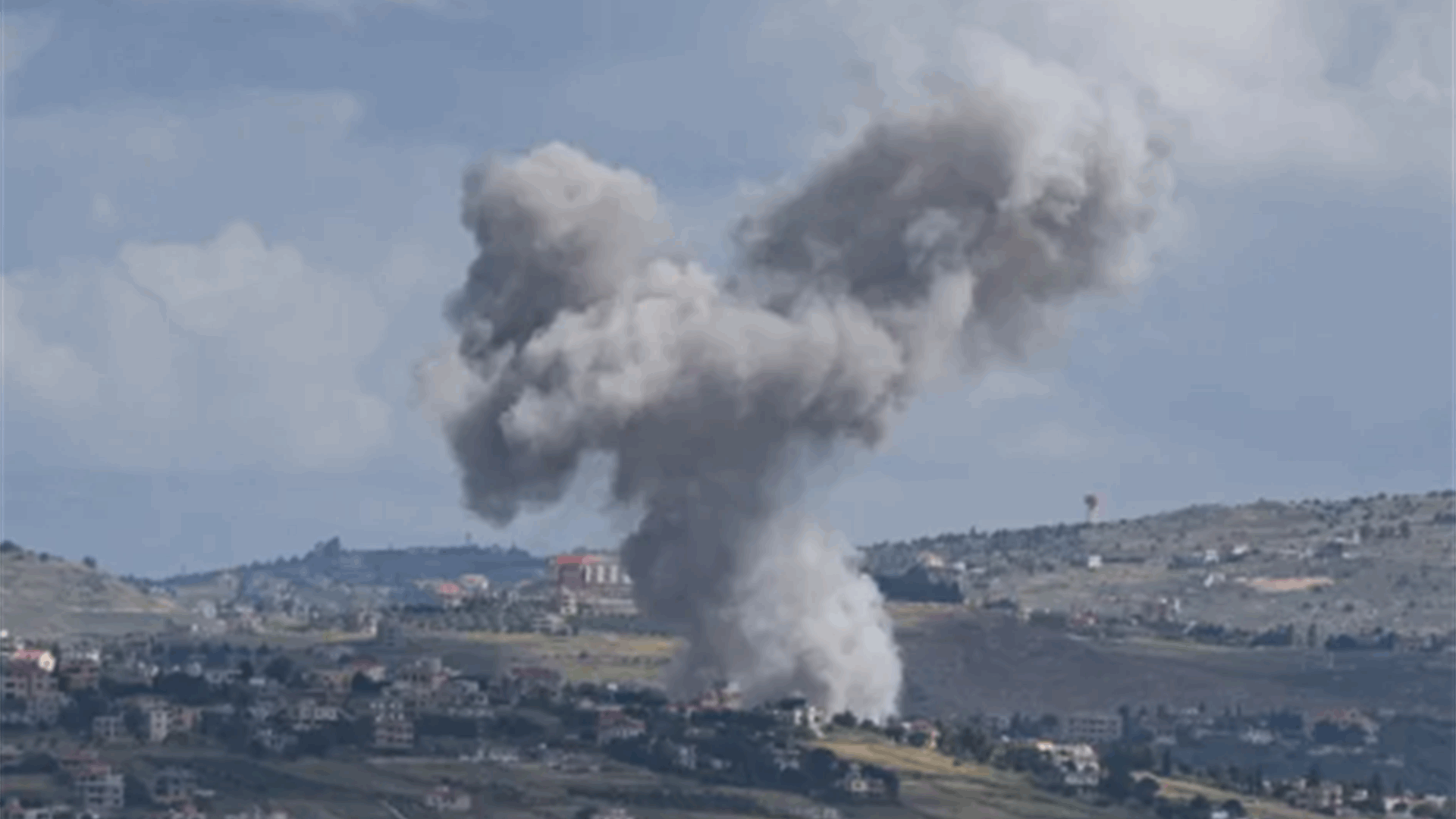 استشهاد عائلة من 3 أشخاص في غارة الحنية وشهيدتان في جويا وأعمال البحث عن مفقودين تحت الأنقاض مستمرة