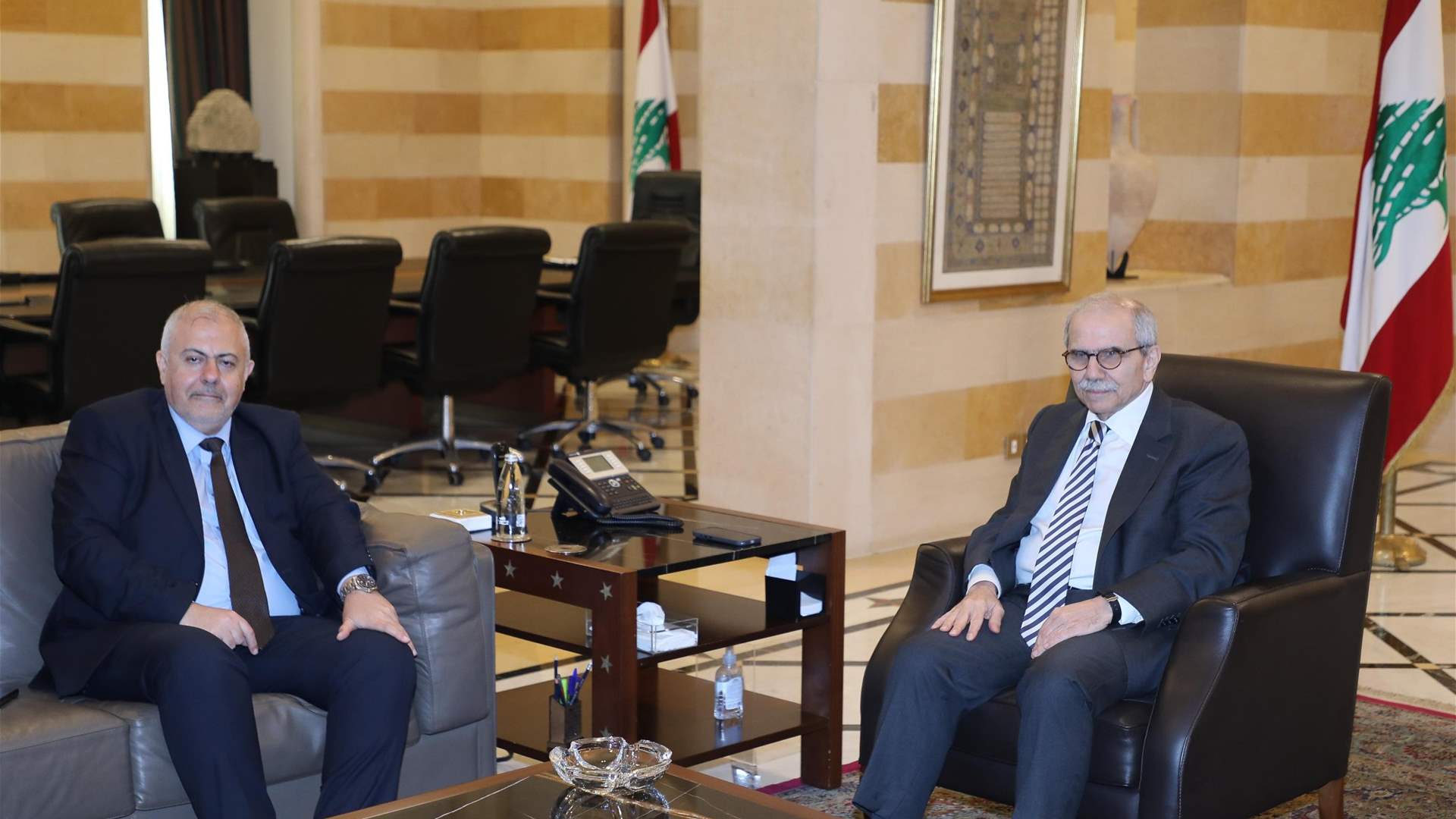 رئيس مجلس الوزراء نواف سلام استقبل محافظ بيروت القاضي مروان عبود وعرض معه أوضاع العاصمة وشؤونها العامة
