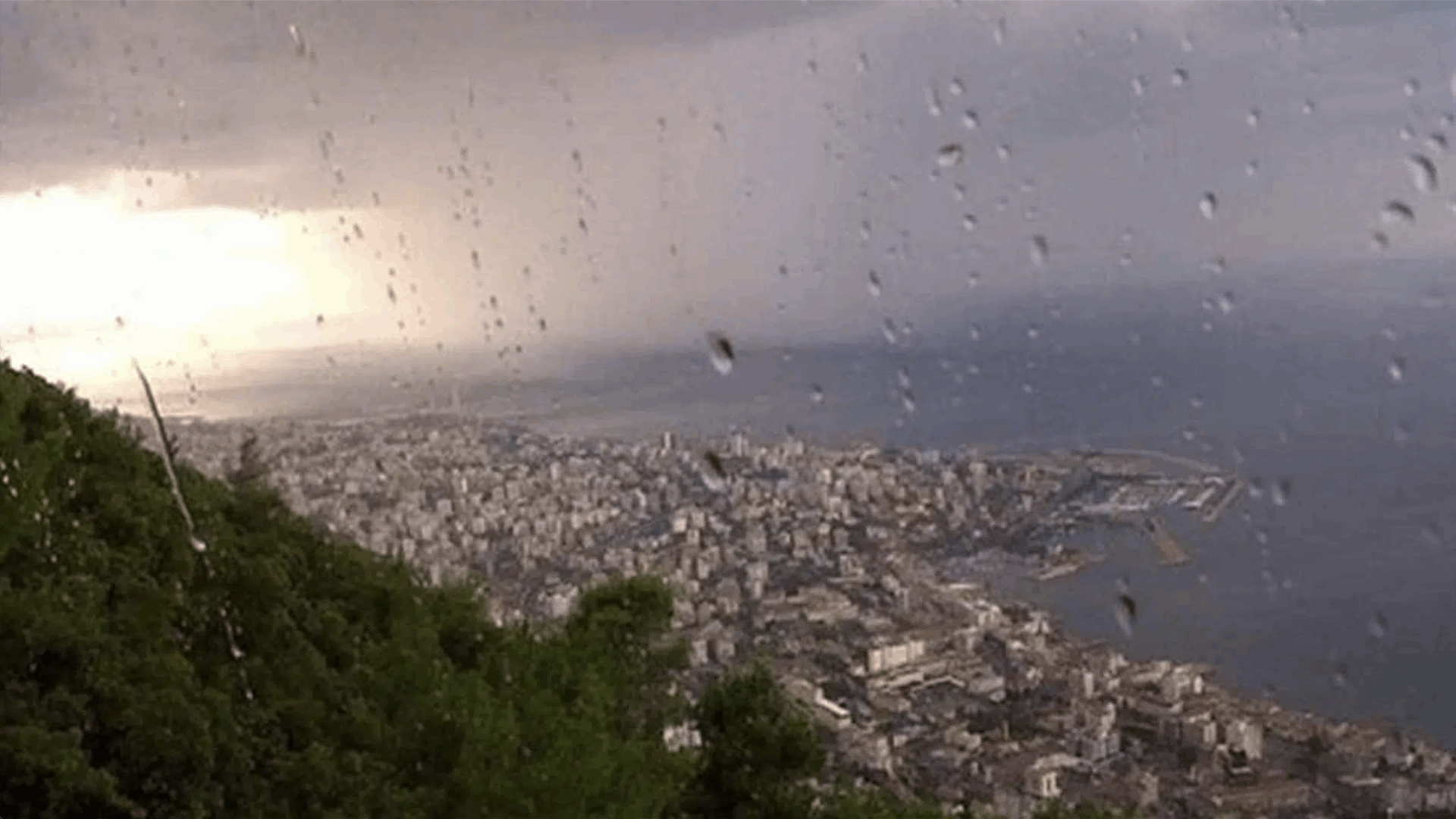 المنخفض الجوي مستمر اليوم وينكفئ غدا