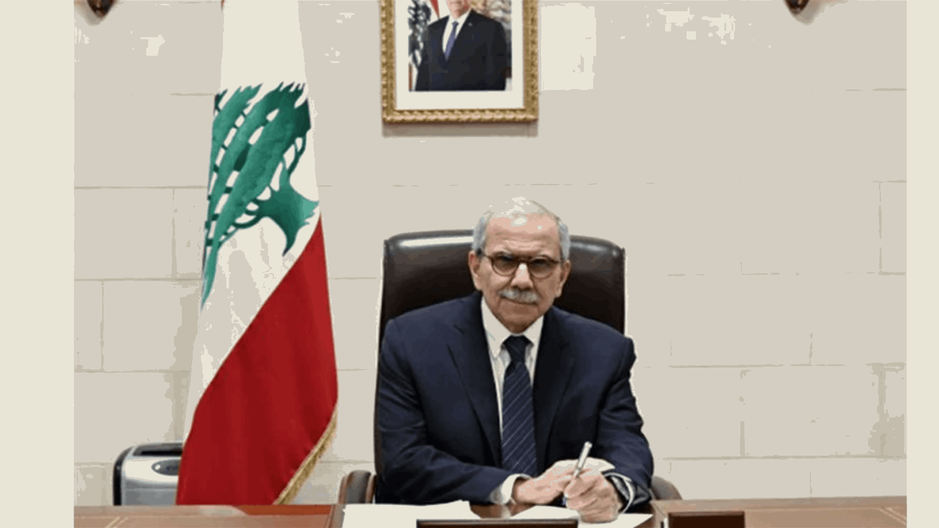 بدء جلسة مجلس الوزراء في السرايا