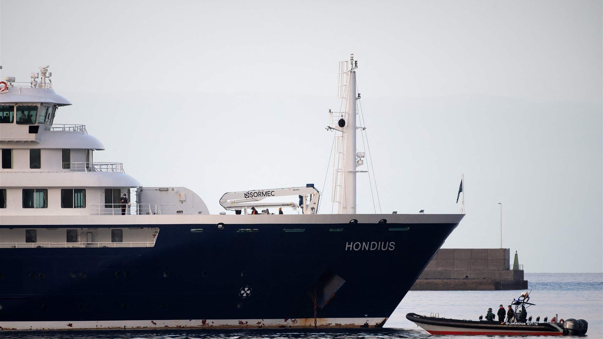 Evacuation of hantavirus-hit ship starts in Canary Islands
