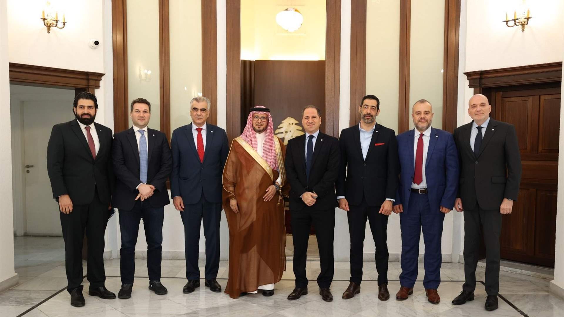 الجميّل يستقبل السفير السعودي وليد بخاري في زيارة وداعية