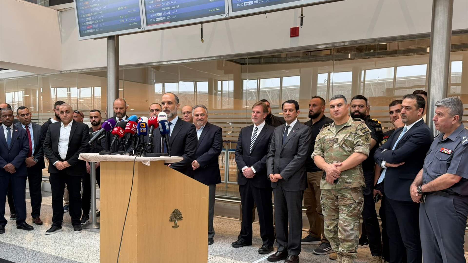 وزير الأشغال: سنفتتح البوابة الشرقية لقاعدة المغادرة في مطار بيروت
