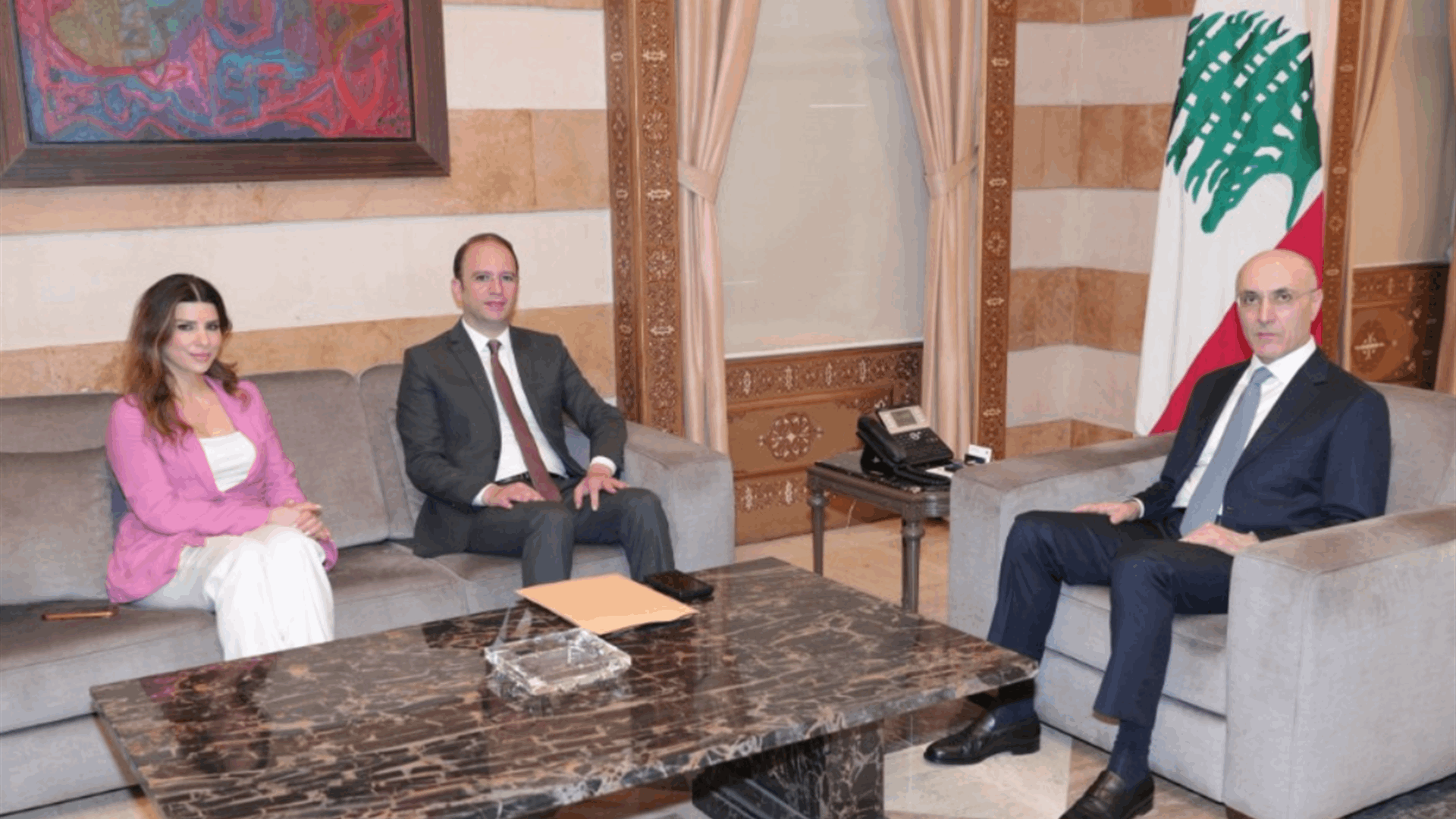 وزير الداخلية بحث مع المحافظ خضر شؤون بعلبك الهرمل واكد لرئيسي بلديتي السعديات وشحيم السعي لتأمين التمويل اللازم للعمل البلدي
