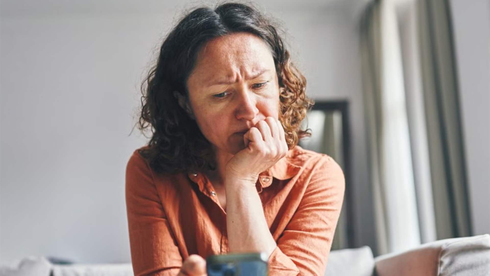 من القلق إلى الأمراض العصبية… هذا ما يفعله التوتر المزمن بجسمك
