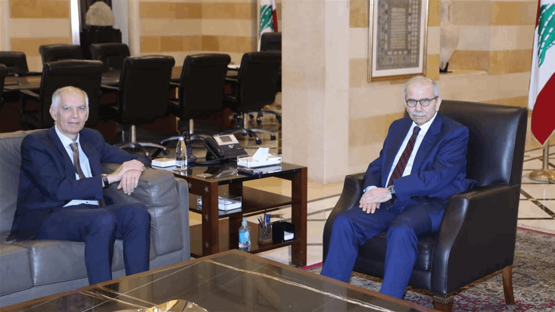 رئيس مجلس الوزراء نواف سلام استقبل السفير الفرنسي هيرفيه ماغرو وتم البحث في مرحلة ما بعد "اليونيفيل" والإصلاحات المالية والاقتصادية
