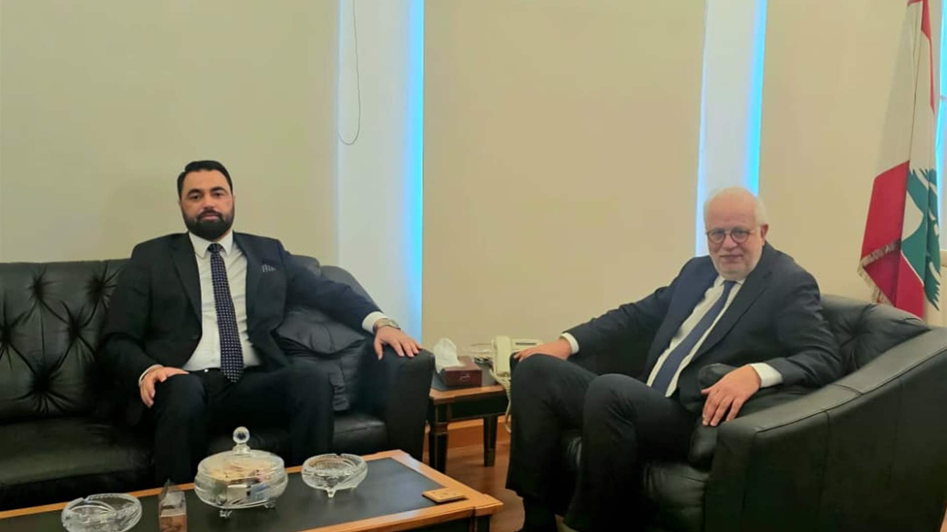 وزير العدل يبحث مع القائم بأعمال السفارة السورية تعزيز العلاقات الثنائية والتنسيق المشترك