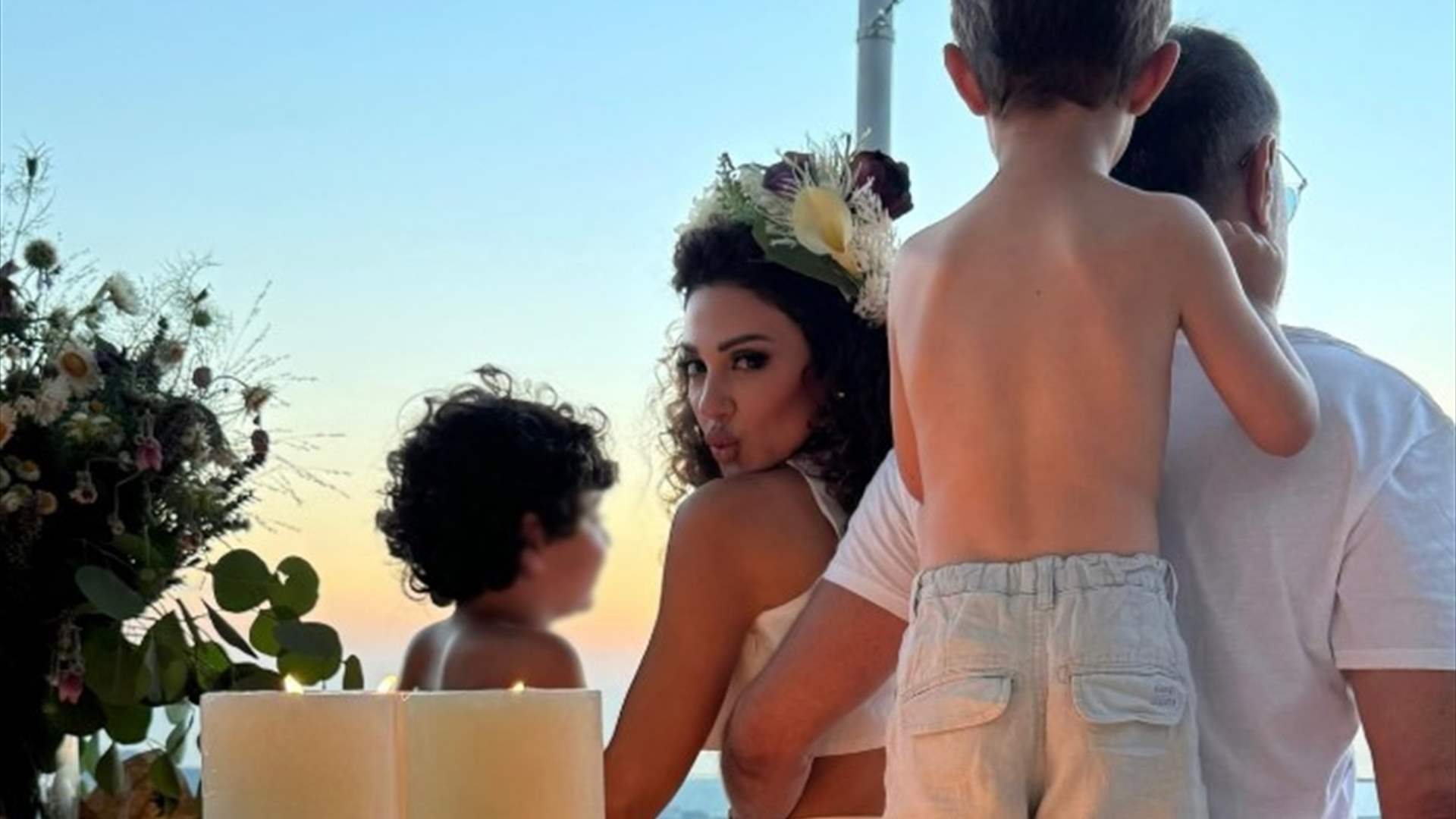 ميريام فارس تستمتع بعطلة عائلية مع ابنيها: "شمس بحر ووقت ثمين" (صور)