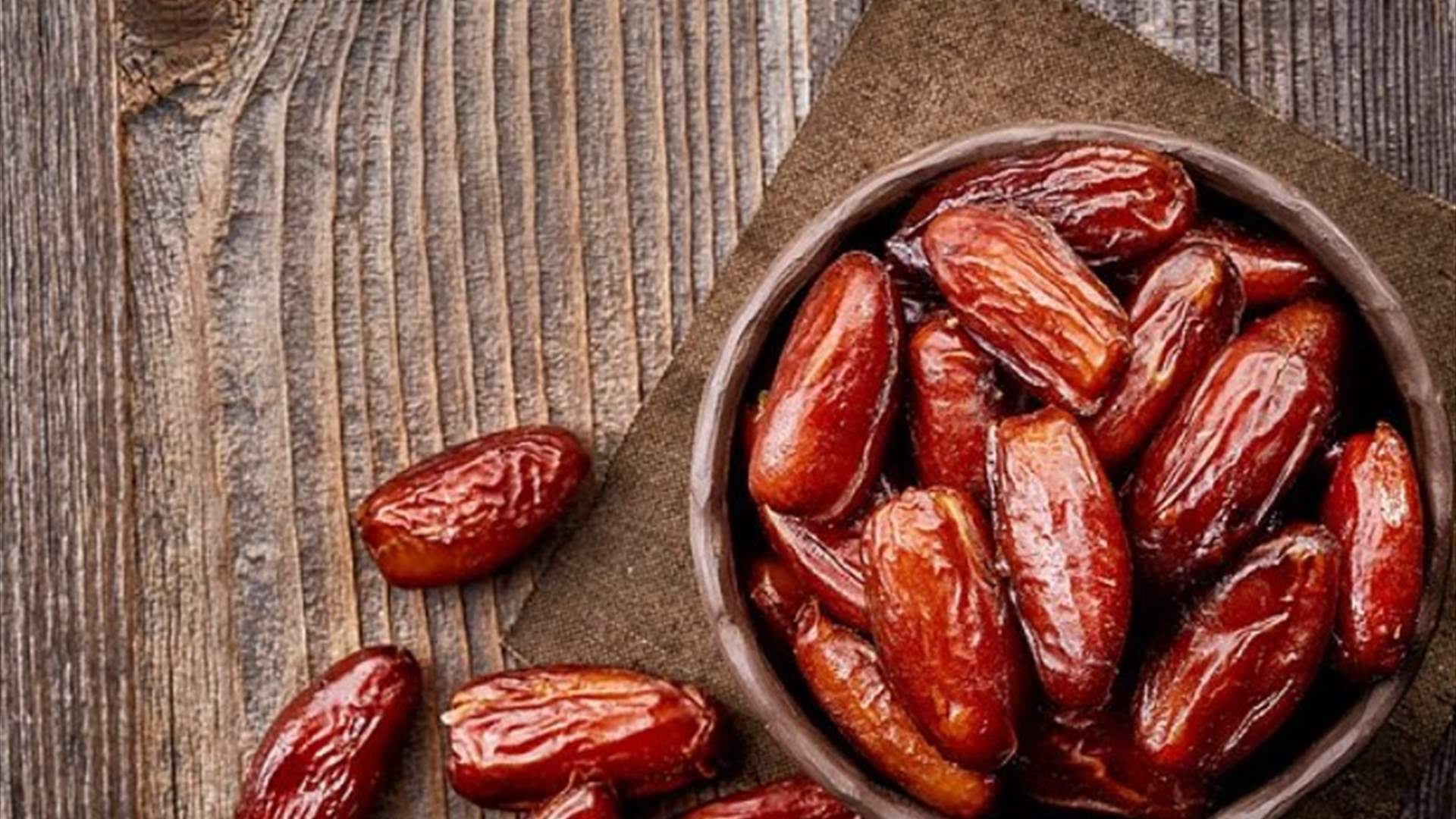 كنز غذائي أم مصدر للسكر؟... فاكهة "الذهب البني": فوائد صحية كبيرة وتحذيرات من الإفراط