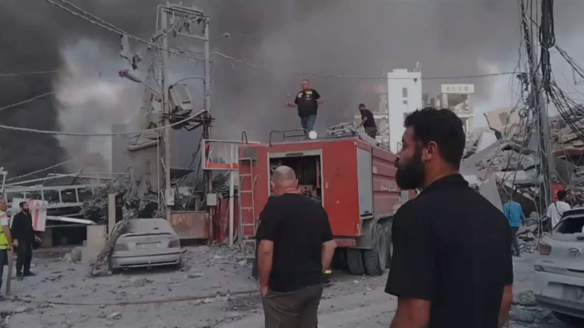 شهداء وجرحى وانقطاع الكهرباء عن غرف العناية الفائقة جراء الغارة في محاذاة مستشفى جبل عامل