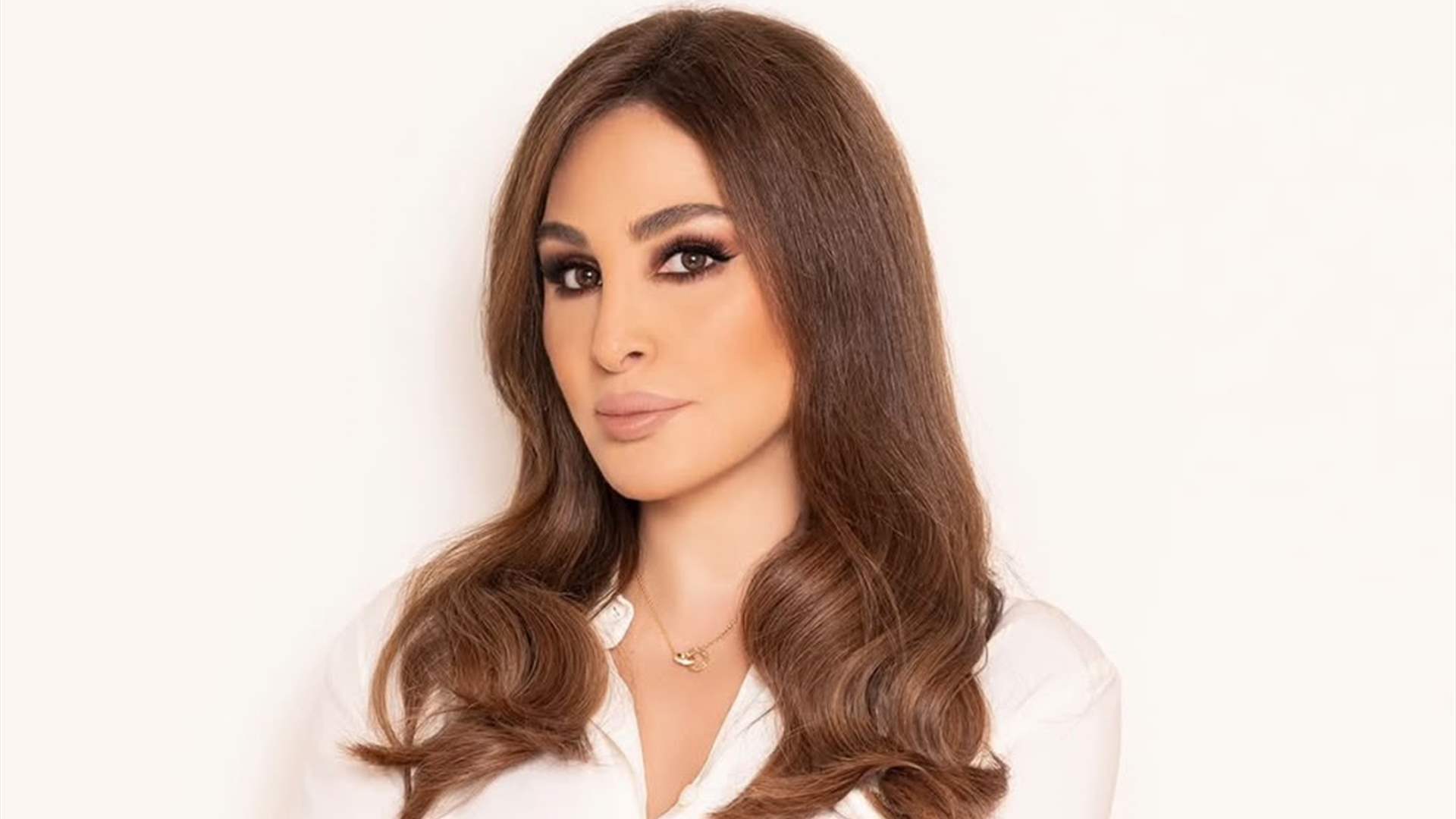 إليسا تهاجم وزيرة التربية بسبب الامتحانات الرسمية: "هيدي مش مرجلة!" 