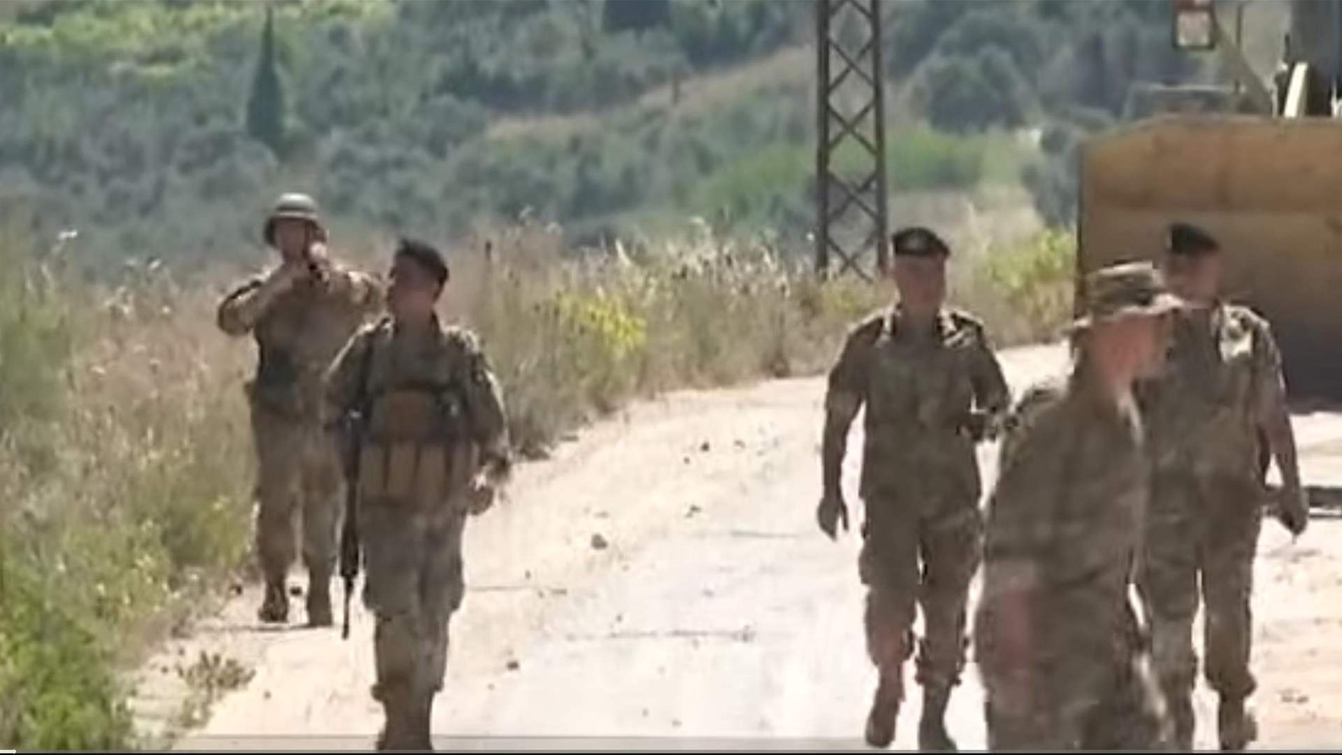 (بالصور) الجيش اللبنانيّ وسلاحه ينتشر في دبين