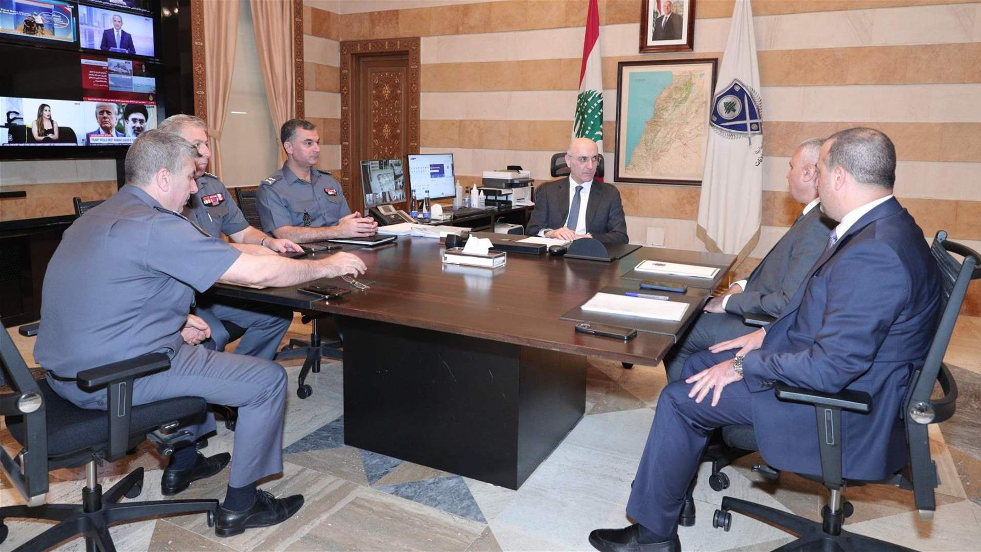 الحجار يعقد اجتماعاً خُصّص للبحث في التحضيرات المرتبطة بتشغيل مطار القليعات