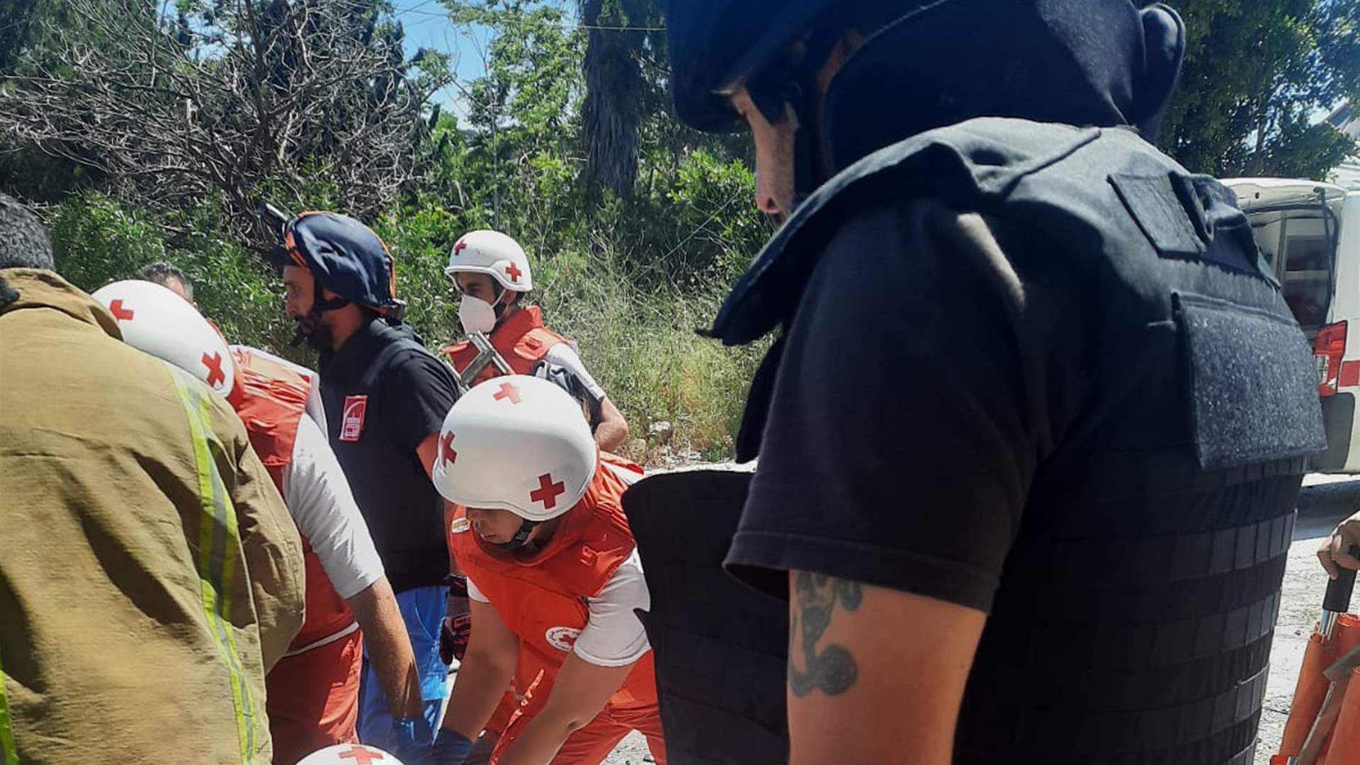 استهداف سيارة إطفاء تابعة للهيئة الصحية عند جادة نبيه بري في النبطية