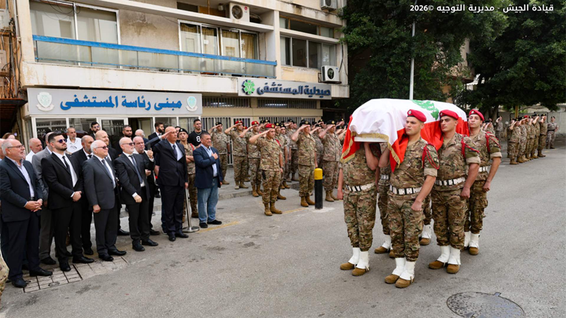استشهد جرّاء استهدافه بغارة إسرائيلية... قيادة الجيش شيّعت النقيب ايلي الخوري (صور)