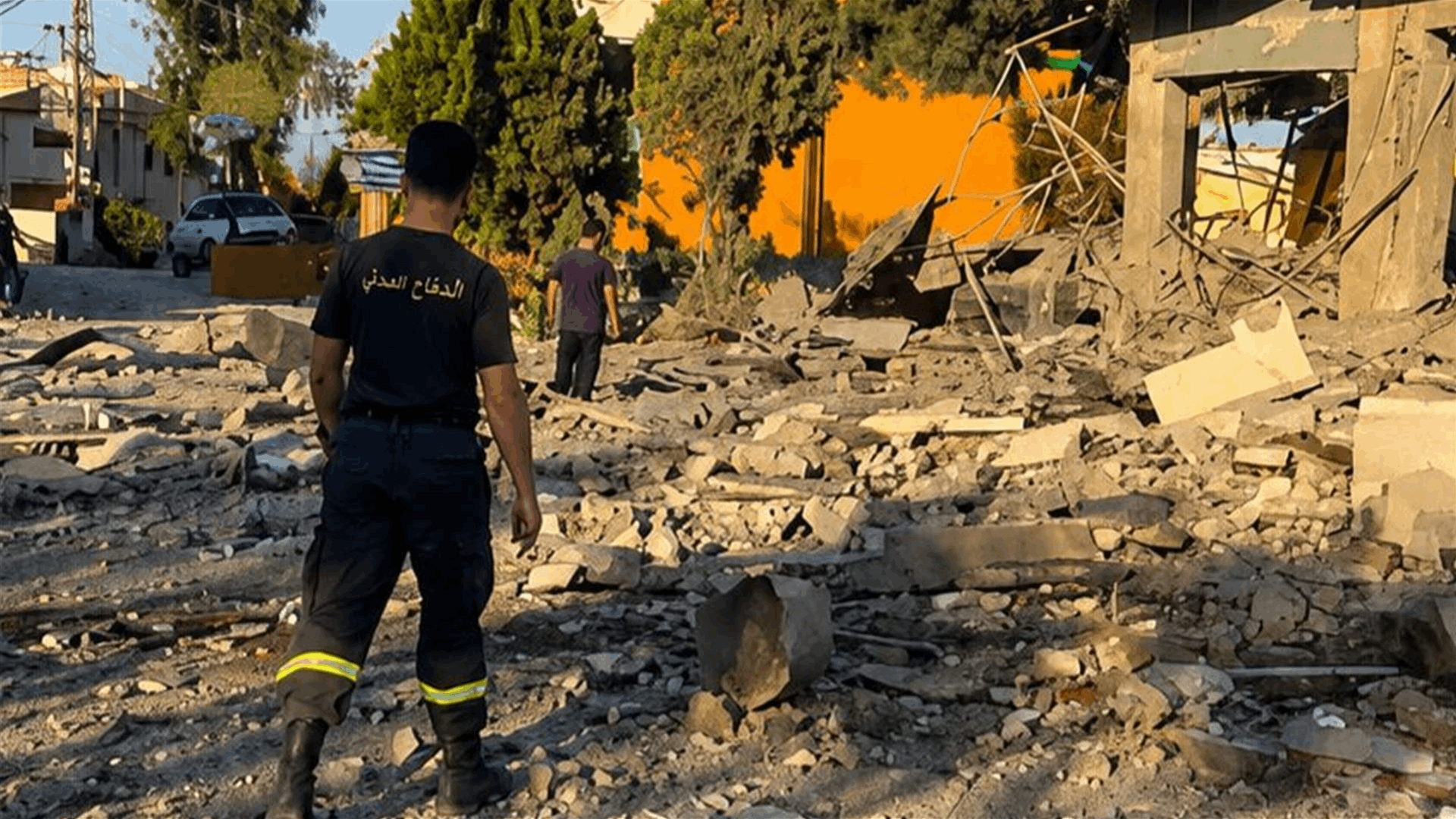 تضرّر مركز الدفاع المدني في بلدة الدوير - قضاء النبطية جراء استهداف قريب منه