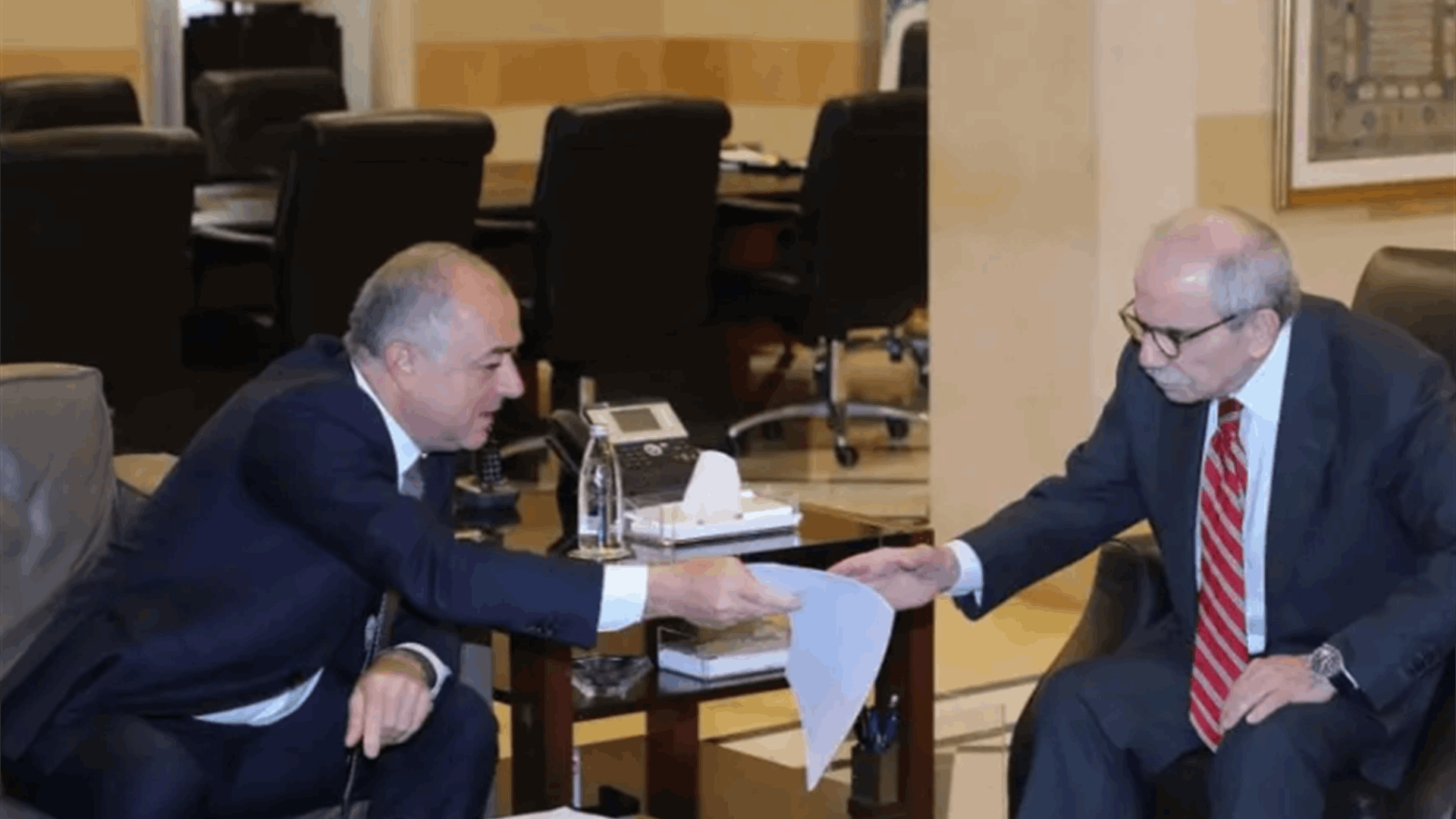 سلام عرض وبو صعب قضايا تشريعية