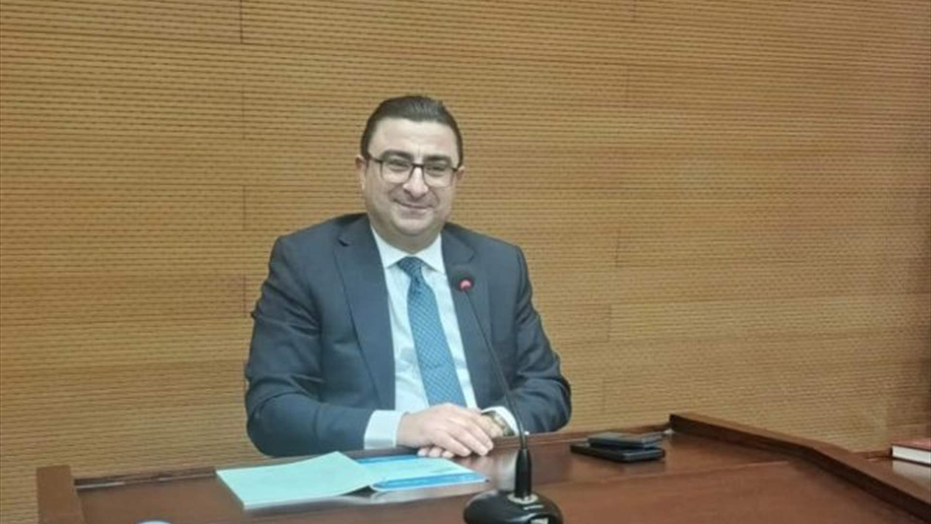القاضي الحاج بحث والسفير الفرنسي في تعزيز التعاون القضائي والأمني وتفعيل آليات الإنتربول