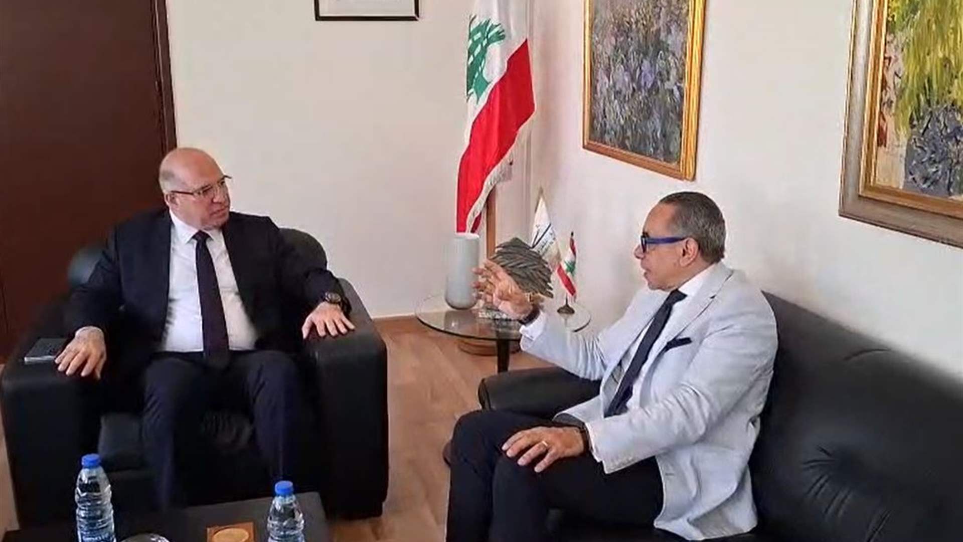 حيدر بحث مع السفير المصري أوضاع العمالة المصرية في لبنان وزيارته المرتقبة إلى القاهرة 