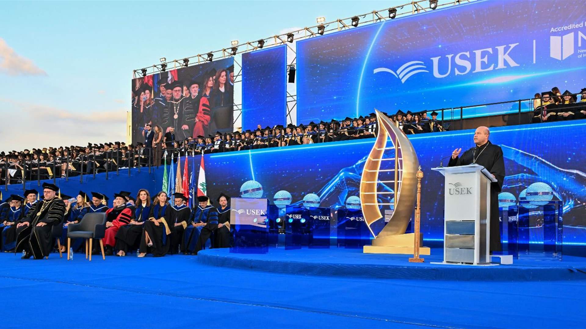 جامعة الروح القدس – الكسليك احتفلت بتخريج دفعة 2026 تحت شعار "النور الحي" (صور)
