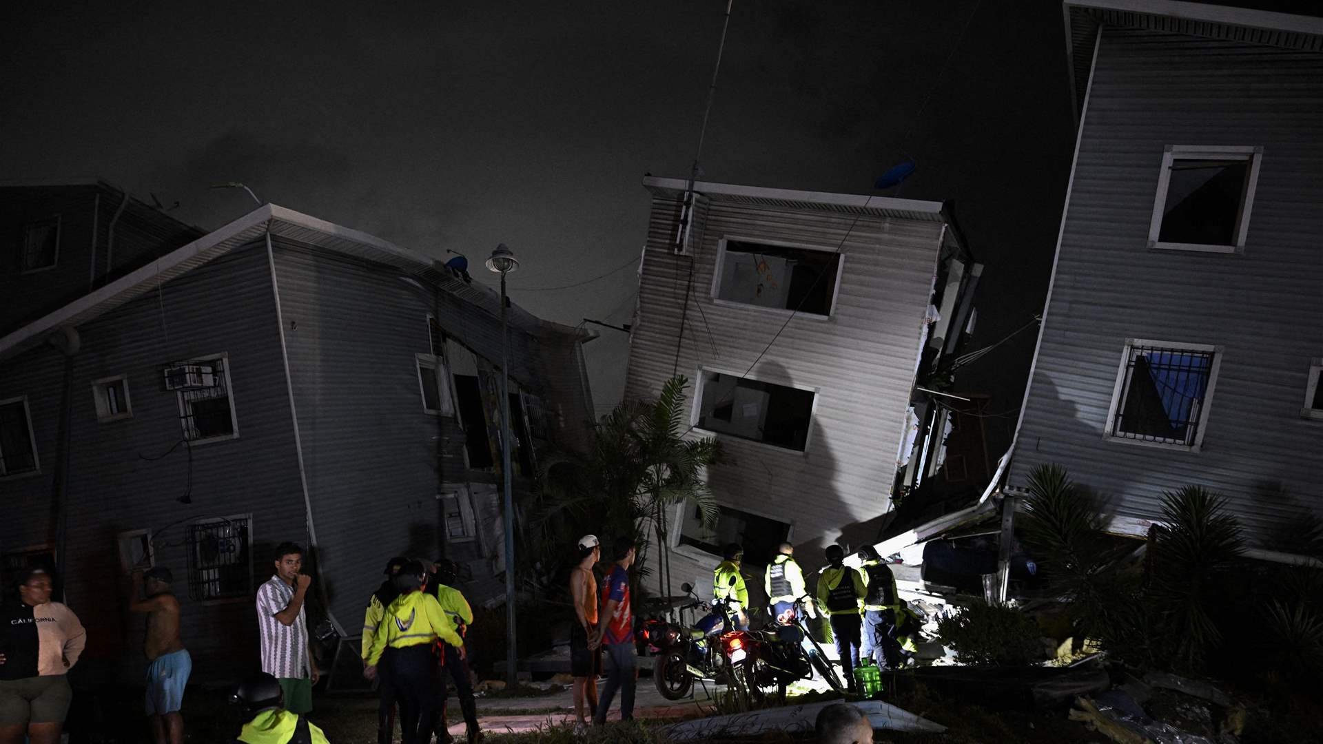 Death toll from Venezuela quakes jumps to 164, nearly 1,000 injured