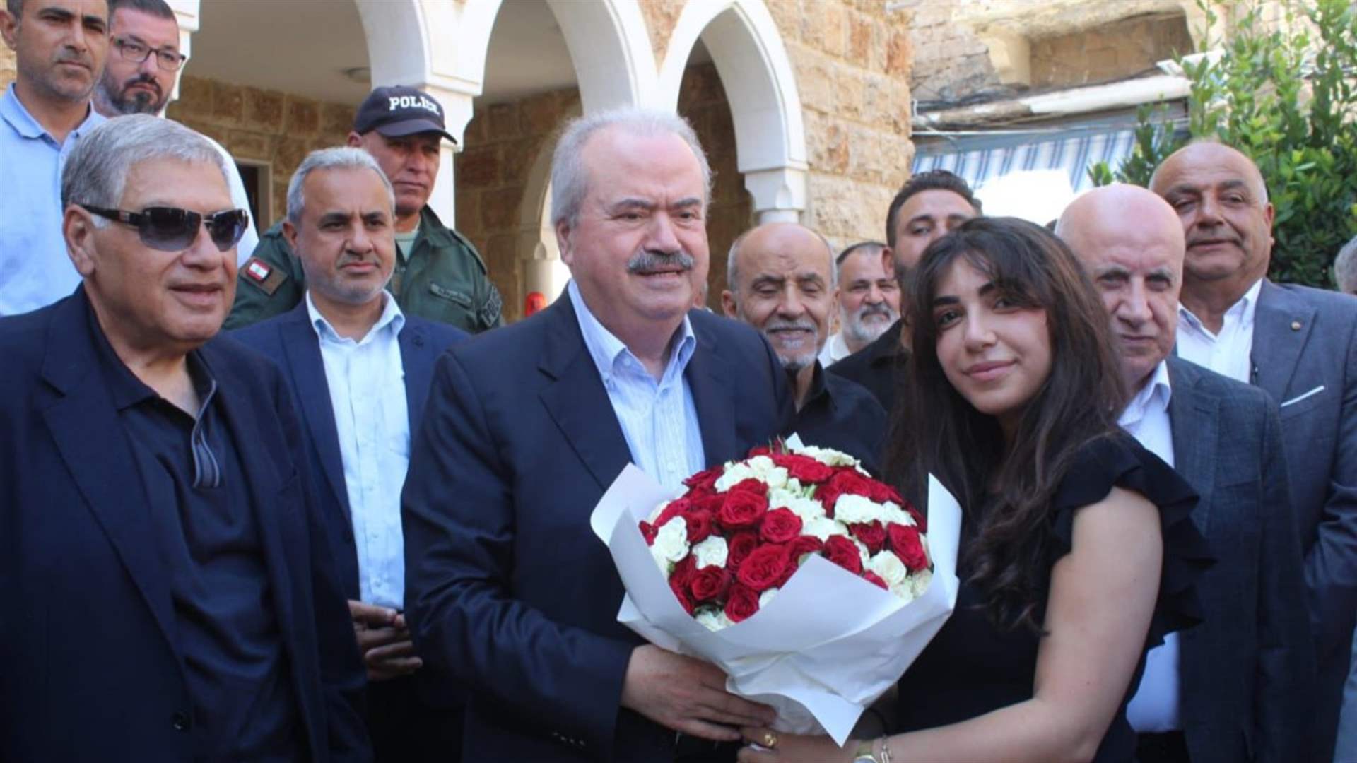 وصول وزير المالية الى صور