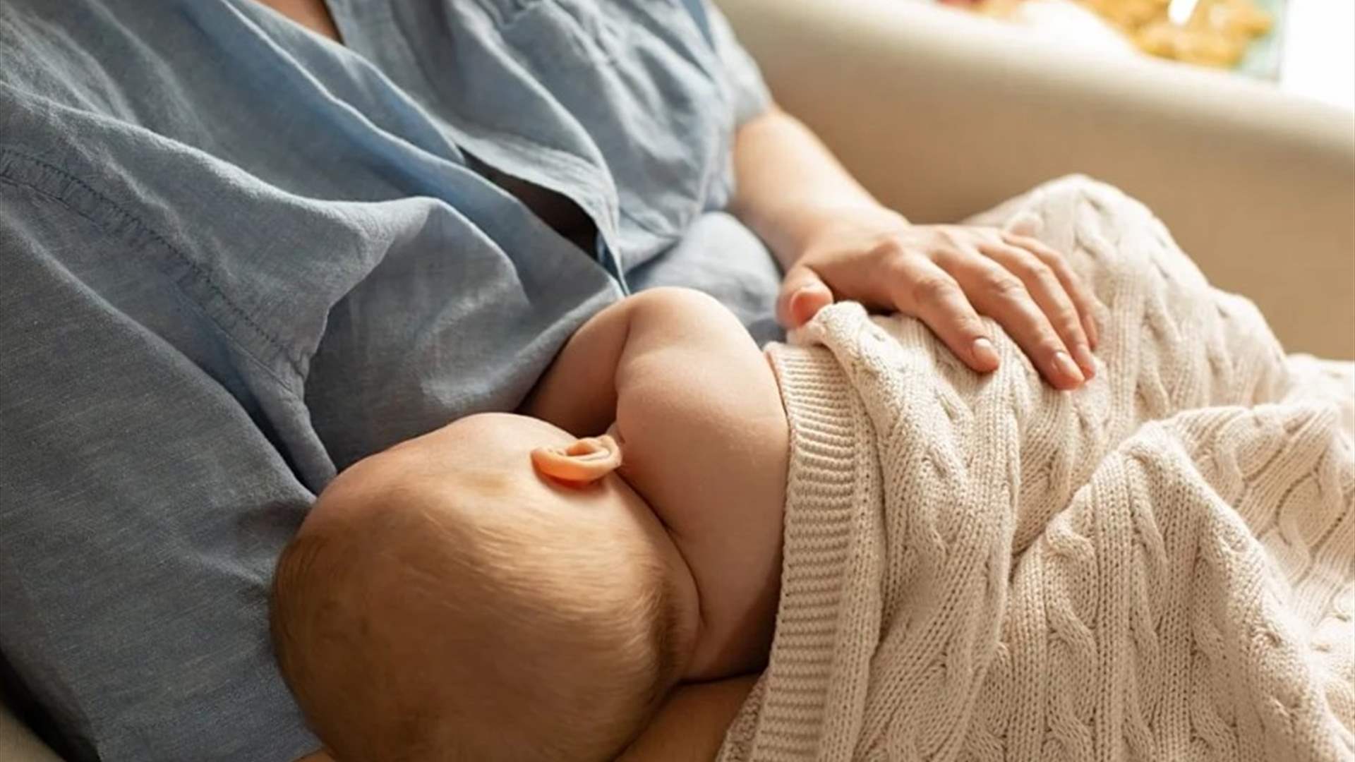 دراسة مفاجئة: الرضاعة الطبيعية قد تقلّل خطر أعراض فرط الحركة وتشتّت الانتباه لدى الأطفال