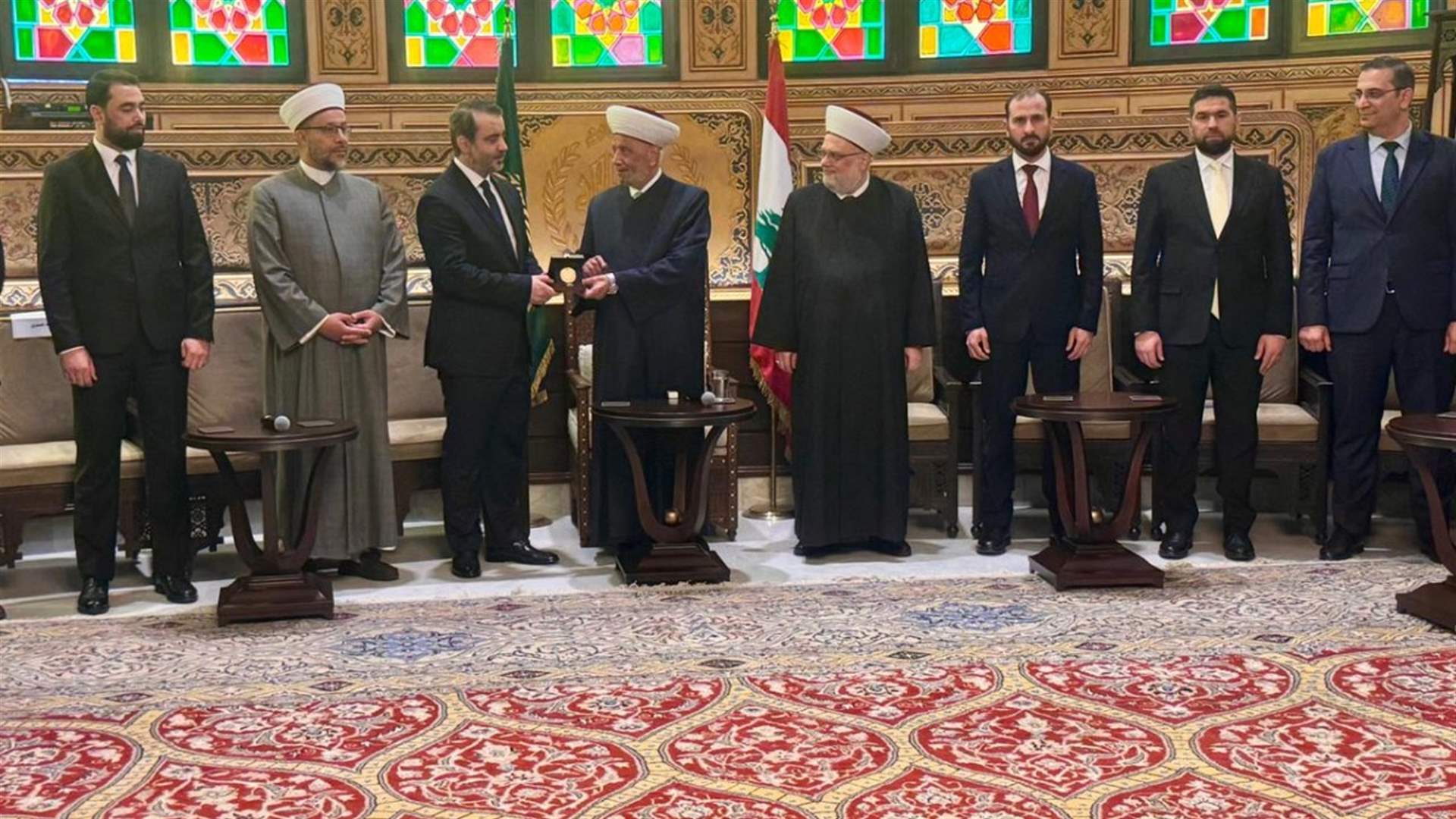 المفتي دريان يستقبل وزير الخارجية السوري في دار الفتوى: لبنان سيبقى متضامنًا ومتعاونًا مع سوريا والدول العربية بعيدًا من المحاور والنزاعات