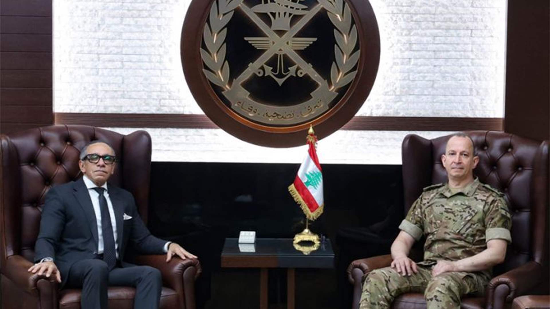 قائد الجيش عرض مع السفير المصري الأوضاع العامة وآخر المستجدات في لبنان والمنطقة