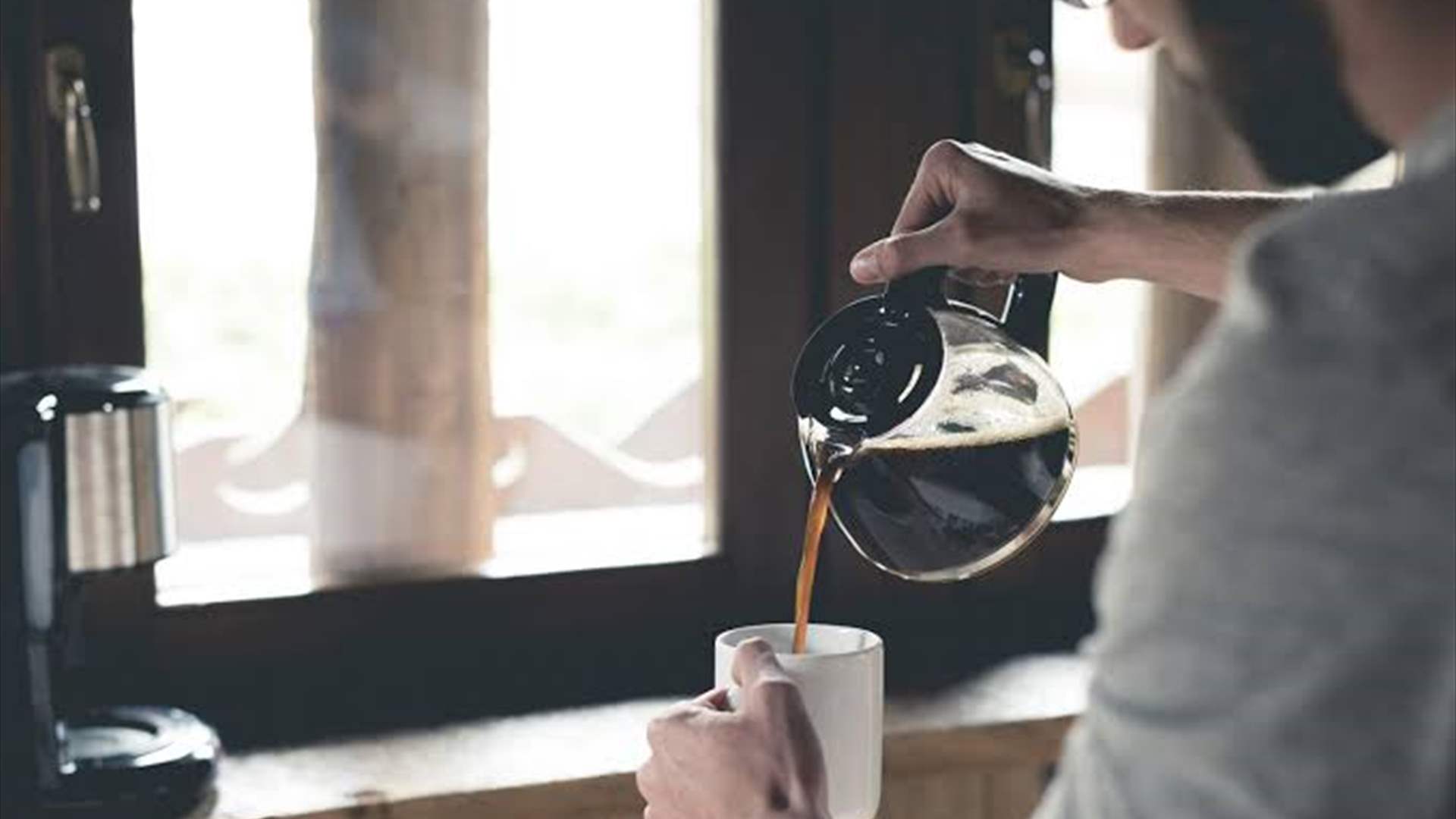 القهوة قد تنقذ حياتك! دراسة تكشف فوائد غير متوقعة لفنجانك اليومي