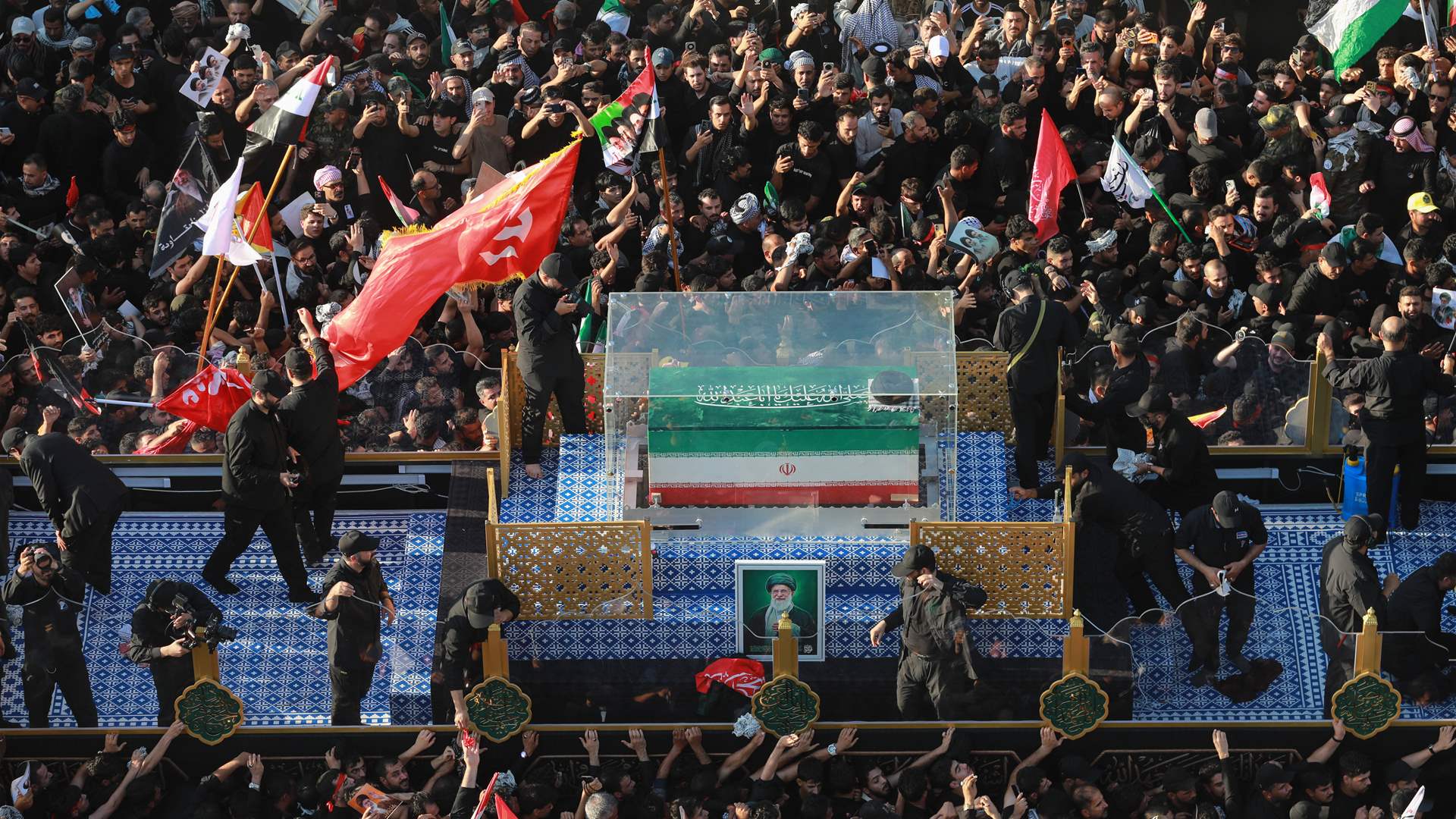 جثمان خامنئي وصل الى النجف تمهيدا لمراسم تشييعه في العراق 