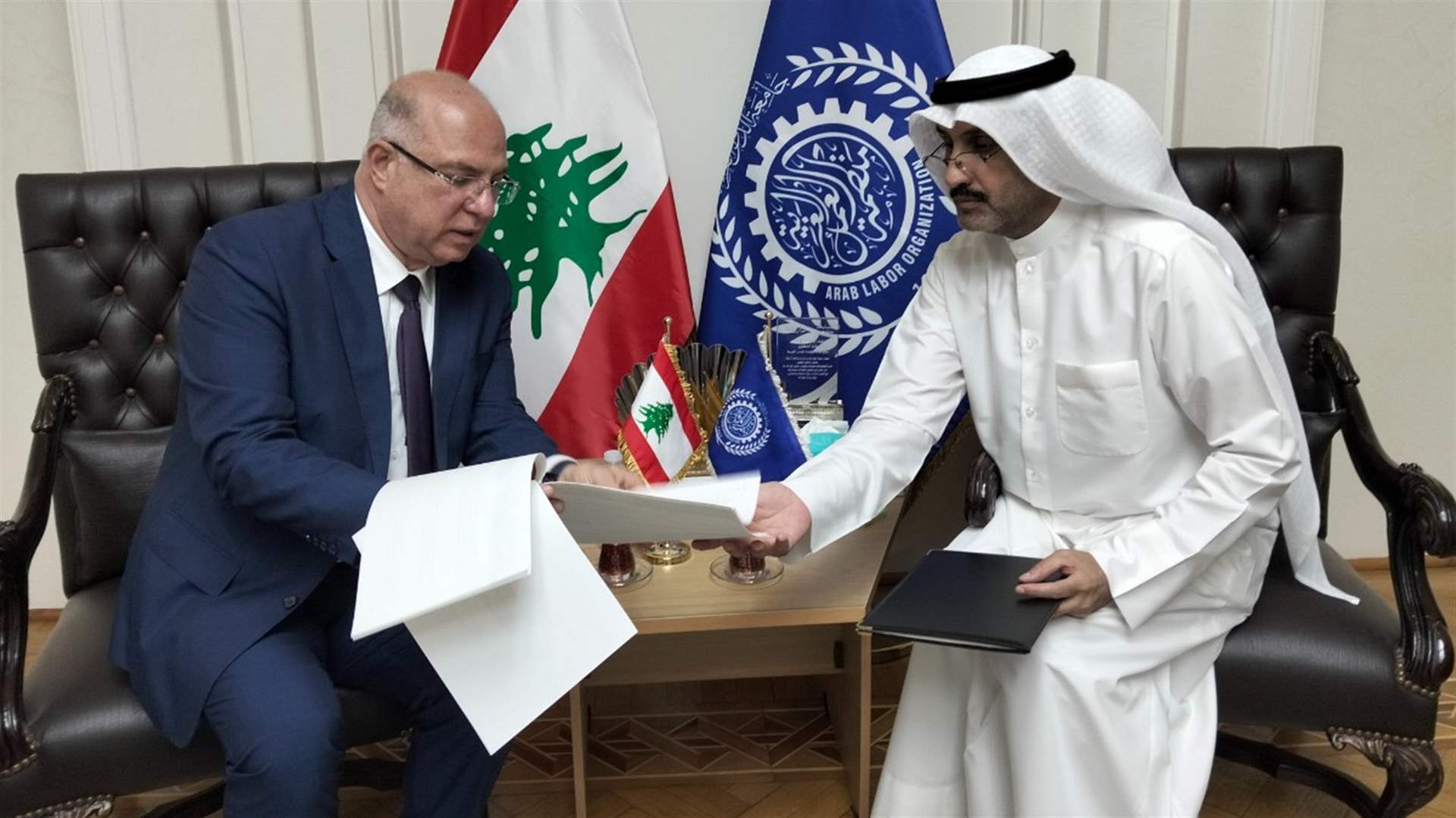 وزير العمل التقى المدير العام لمنظمة العمل العربية في القاهرة وبحثٌ في تعزيز التعاون ودعم لبنان