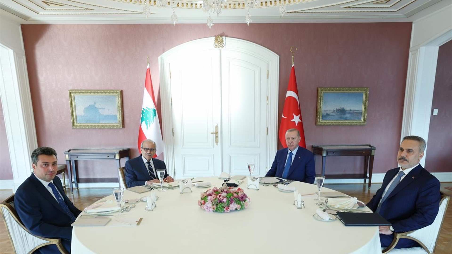 Salam reaffirms Lebanon's sovereignty in talks with Erdoğan
