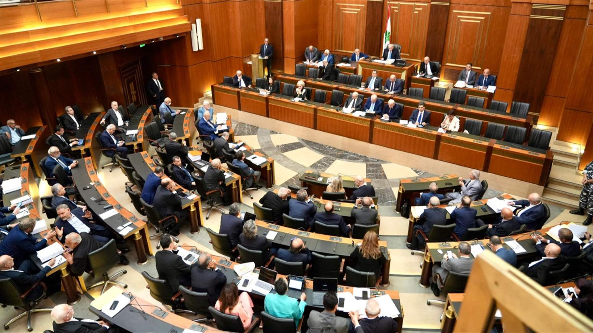 مجلس النواب أقر اقتراحي قانونين يتعلقان بإعادة مسرّحين من الضابطة الجمركية وتعديل قانون حماية المستهلك