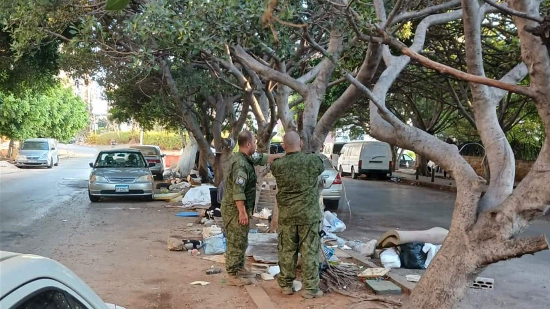 فوج حرس بيروت يزيل خيماً غير شرعية مستحدثة في منطقة سبينس قرب مستشفى بيروت الحكوميّ