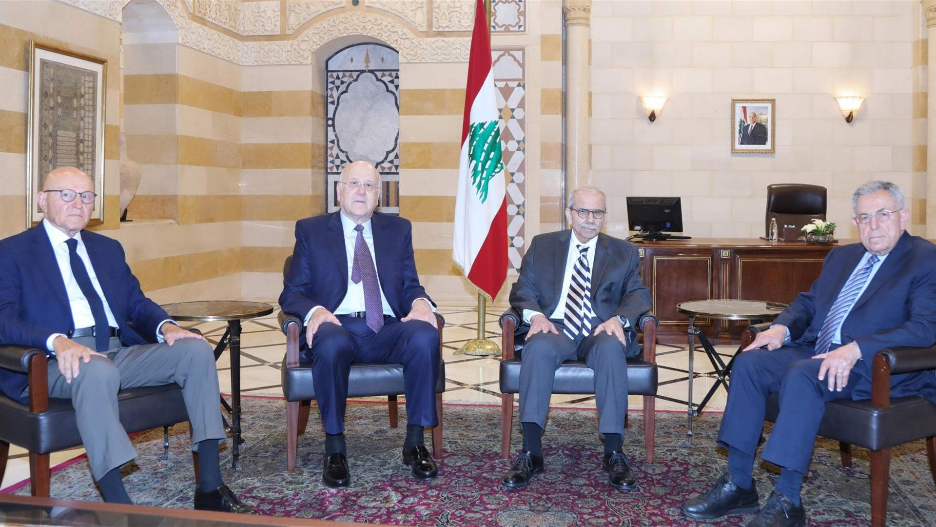 رئيس الحكومة استقبل ميقاتي والسنيورة وتمام سلام وعرض معهم الأوضاع العامة