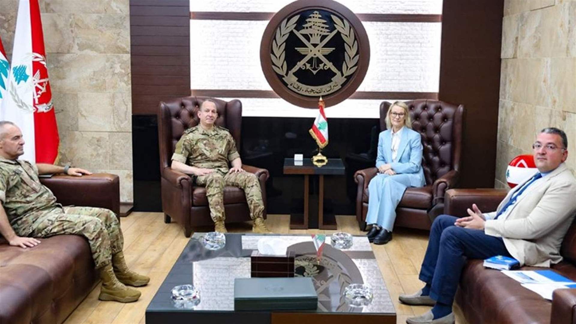 قائد الجيش عرض مع ممثلة مفوضية شؤون اللاجئين سبل دعم النازحين