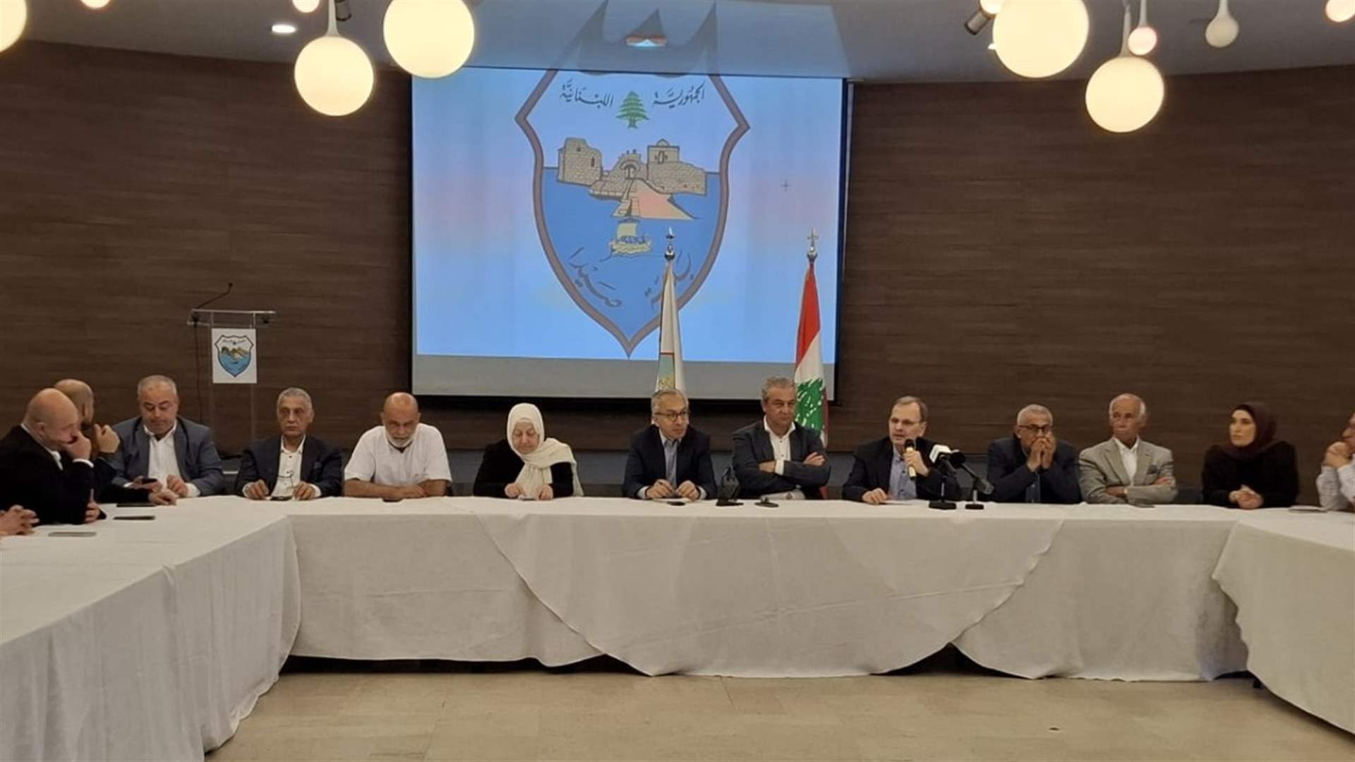 البساط عقد لقاء موسّعا في بلدية صيدا وأكد رغبة الحكومة في دعم المدينة
