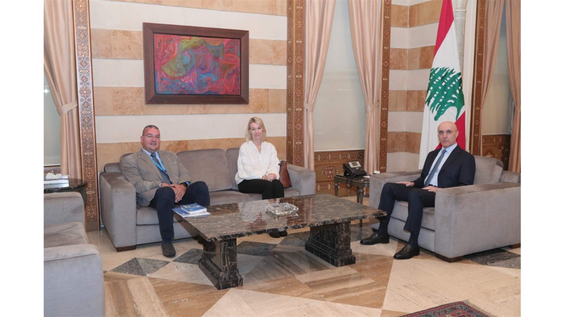 الحجار بحث مع مفوضية اللاجئين في الأوضاع الإنسانية وخطة عودة النازحين السوريين