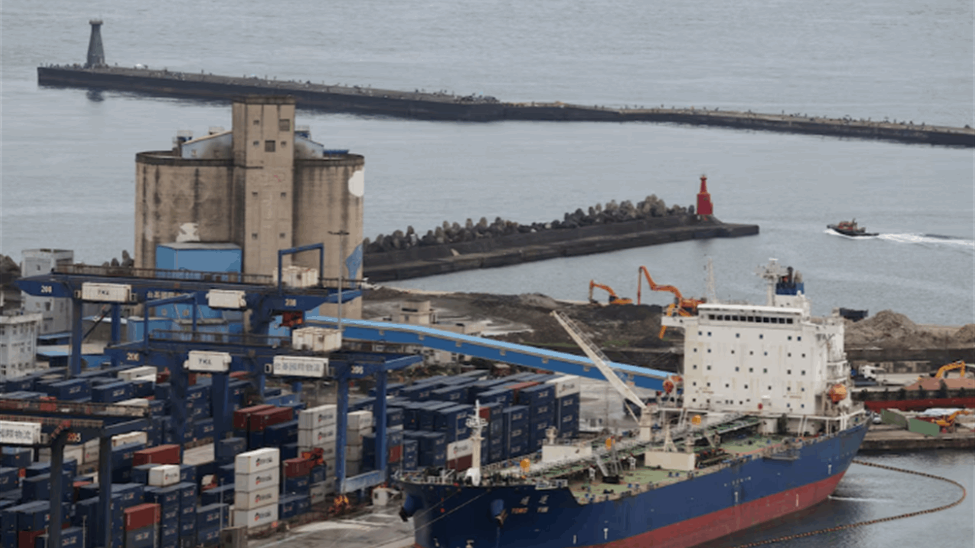 Oil hits $100 after Houthi attack on Saudi tankers worsens oil supply disruption